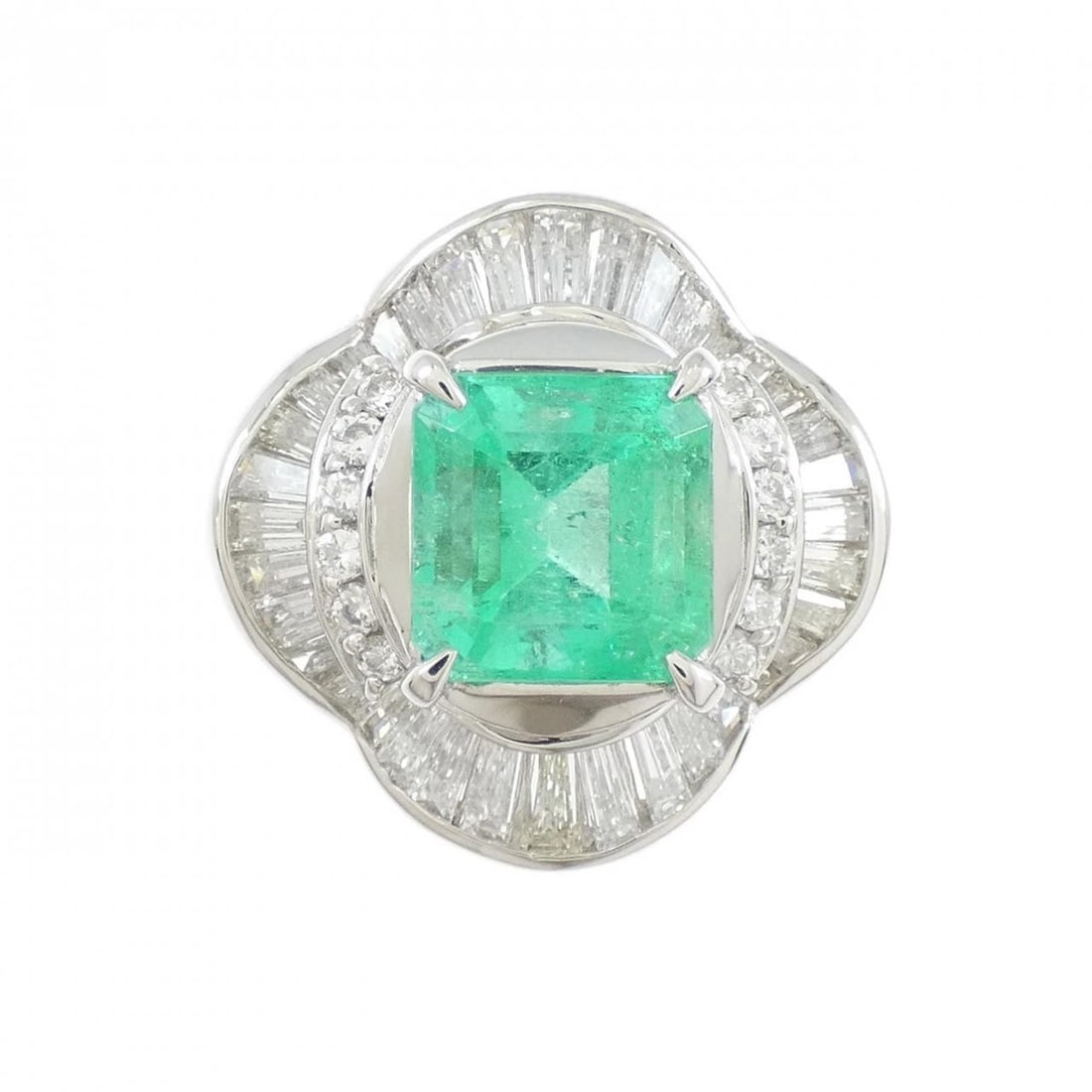 PT900 EMERALD RING - 2