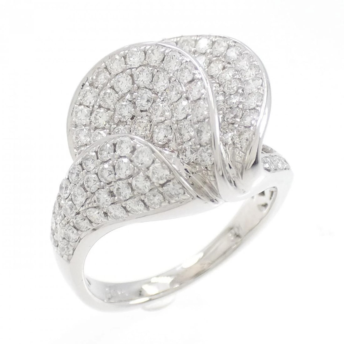 K18WG DIAMOND RING: K18WG Diamond Ring Brand: Unbranded Type: Ring Material: K18 White Gold, Main Stone/Creation Natural Color: white gold Size: 6.5US Accessories: None Accessories Notice: When purchasing