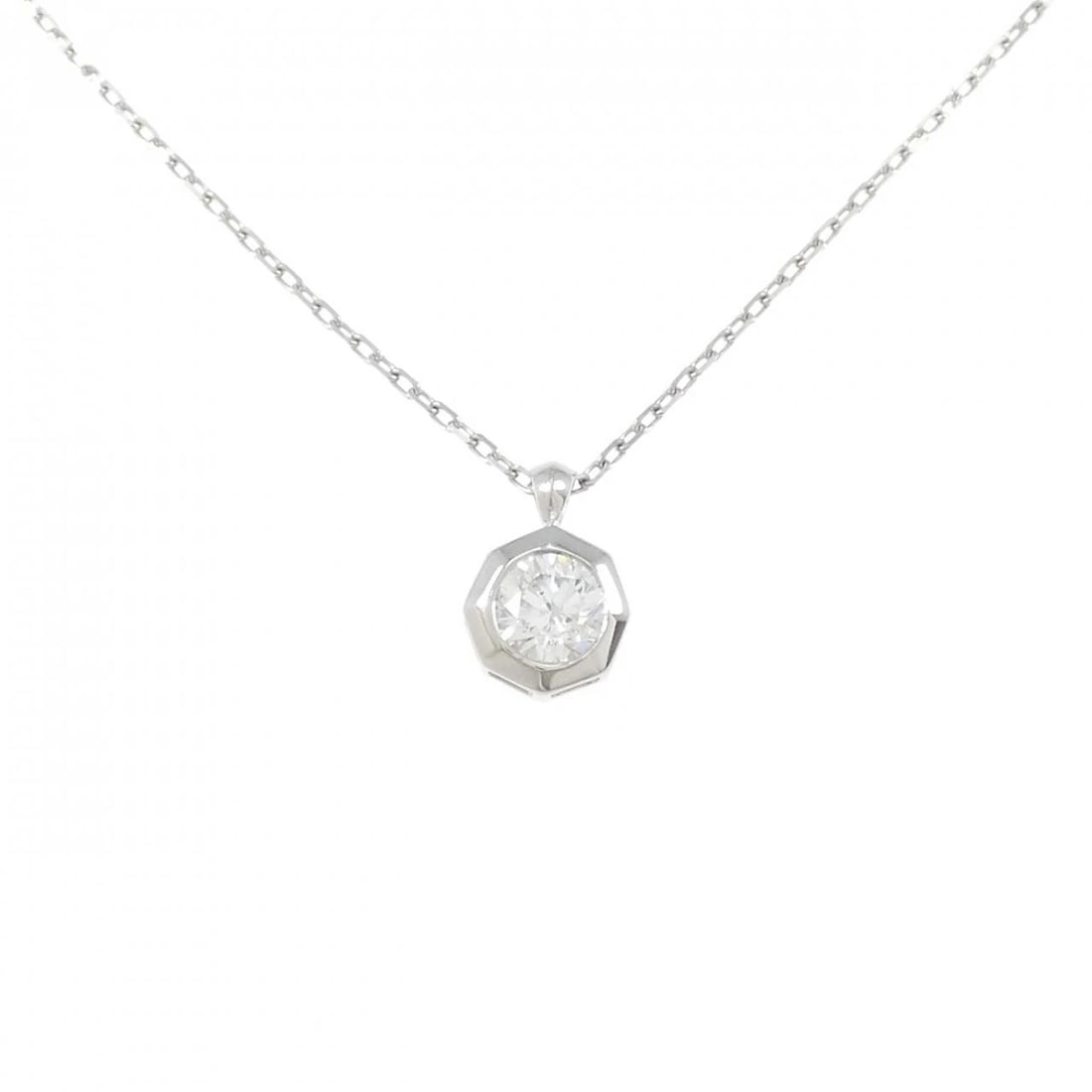PT900 PT850 DIAMOND NECKLACE: PT900 PT850 Diamond Necklace Brand: Unbranded Type: Necklace Material: Platinum 900 Platinum 850, Main Stone/Creation Natural Color: Silver Size: 40cmActualSize Pendant top H x W: 10.2mmx7.0mm