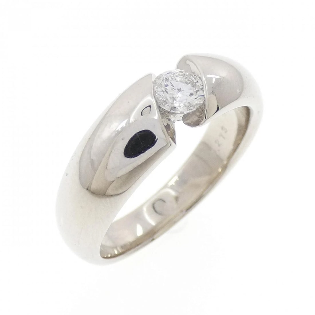PT900 DIAMOND RING: PT900 Diamond Ring Brand: Unbranded Type: Ring Material: Platinum 900, Main Stone/Creation Natural Color: platinum Size: 7.5US Accessories: None Accessories Notice: When purchasing pre-own