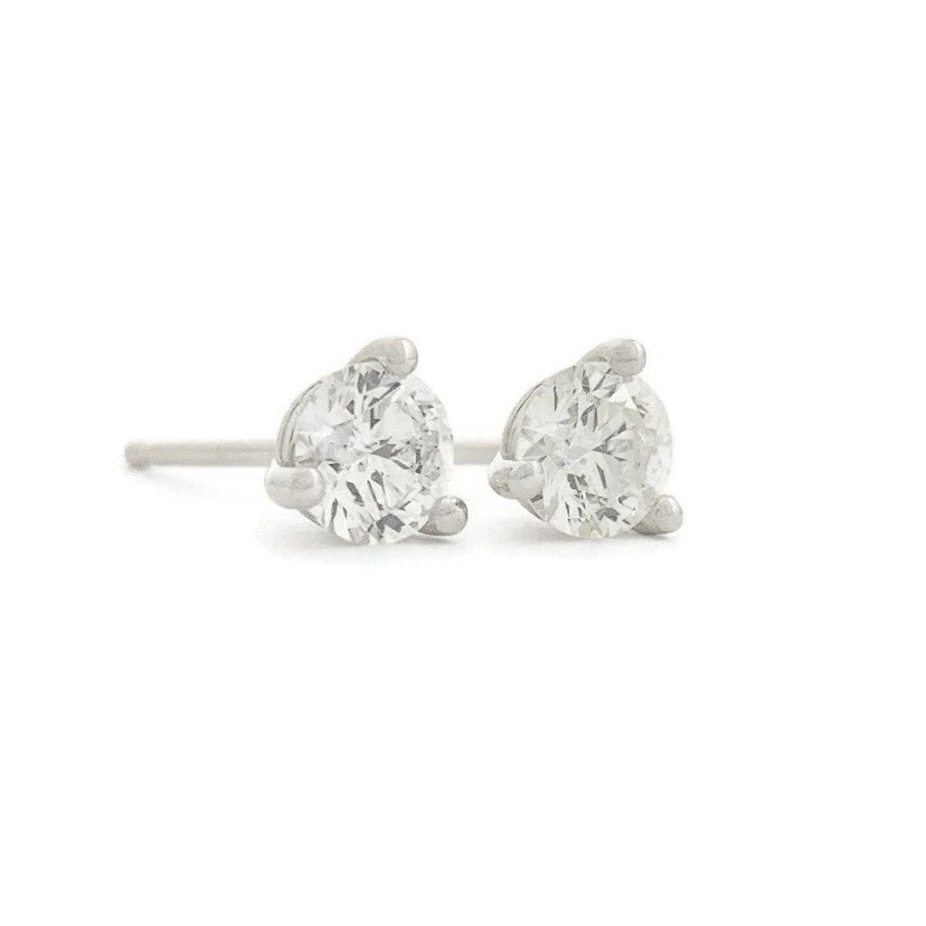 ROUND DIAMOND STUD EARRINGS 14K WHITE GOLD: Round Diamond Stud Earrings 14K White Gold Brand: Unbranded Type: Earrings Material: 14K White Gold, Main Stone/Creation Natural Color: White Size: Measurements: 4.2 mm Accessories: None