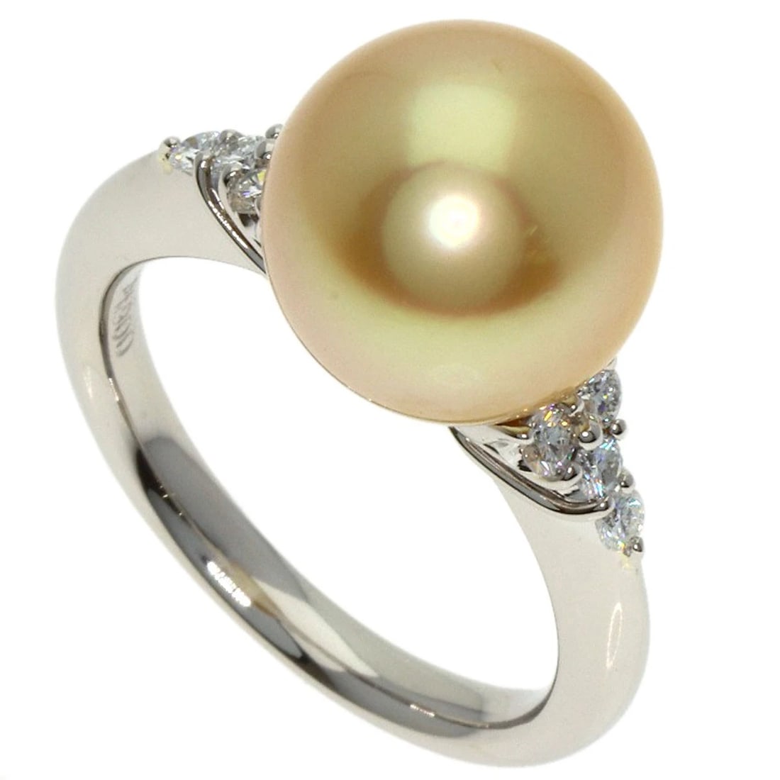 MIKIMOTO SOUTH SEAPEARL PEARL RING PLATINUM PT900: MIKIMOTO South SeaPearl Pearl Ring Platinum PT900 Brand: MIKIMOTO Type: Ring Material: Platinum PT900, Color: Exterior Color Gold Size: 5.75 (US) Accessories: None Accessories Notice: When