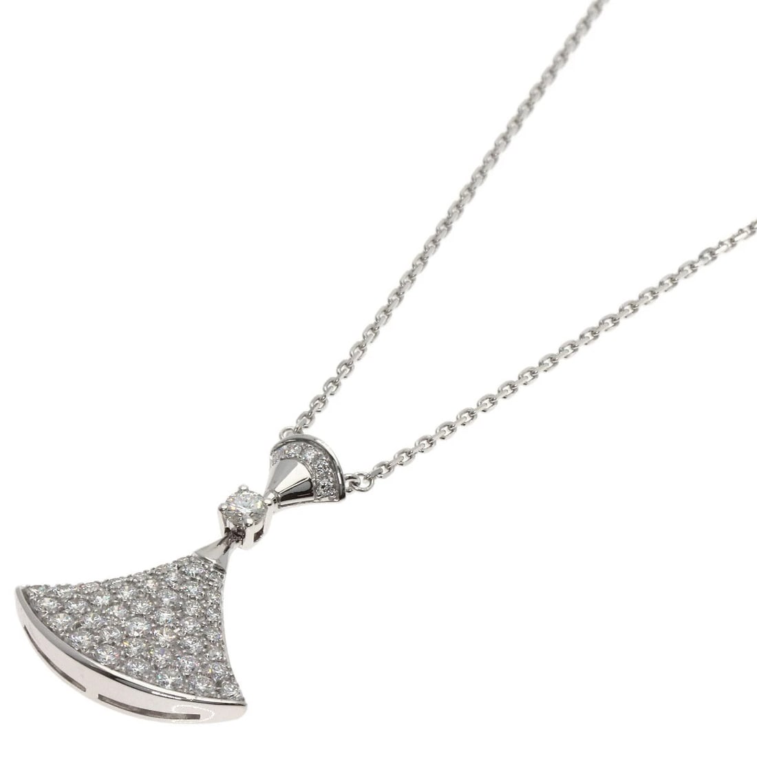BVLGARI DIVA DREAM DIAMOND NECKLACE K18 WHITE GOLD: BVLGARI Diva Dream Diamond Necklace K18 White Gold Brand: BVLGARI Type: Necklace Material: K18 White Gold, Main Stone/Creation Natural Color: Exterior Color Silver Size: Chain Length:17.7inch/45cm