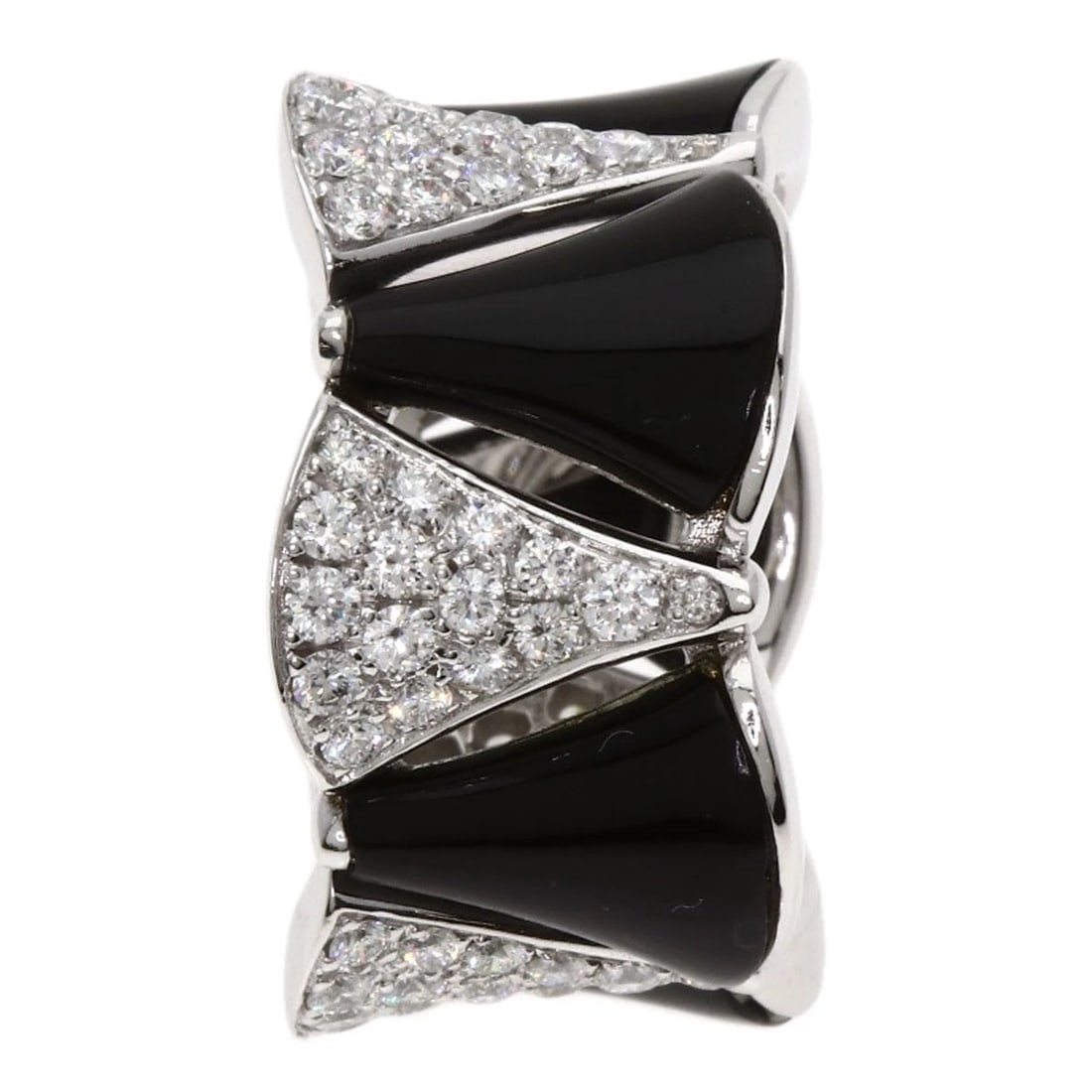 BVLGARI DIVA DREAM ONYX DIAMONDRING: BVLGARI Diva Dream Onyx DiamondRing Brand: BVLGARI Type: Ring Material: K18 White Gold, Color: Exterior Color Silver Size: 6.5 (US) Accessories: None Accessories Notice: When purchasing pr
