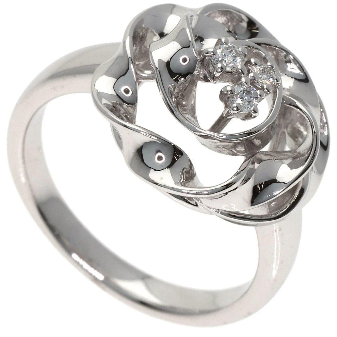 TASAKI FLOWER MOTIF DIAMOND RING K18 WHITE GOLD: TASAKI Flower motif Diamond Ring K18 White Gold Brand: TASAKI Type: Ring Material: K18 White Gold, Main Stone/Creation Natural Color: Exterior Color Silver Size: 6.5 (US) Accessories: None