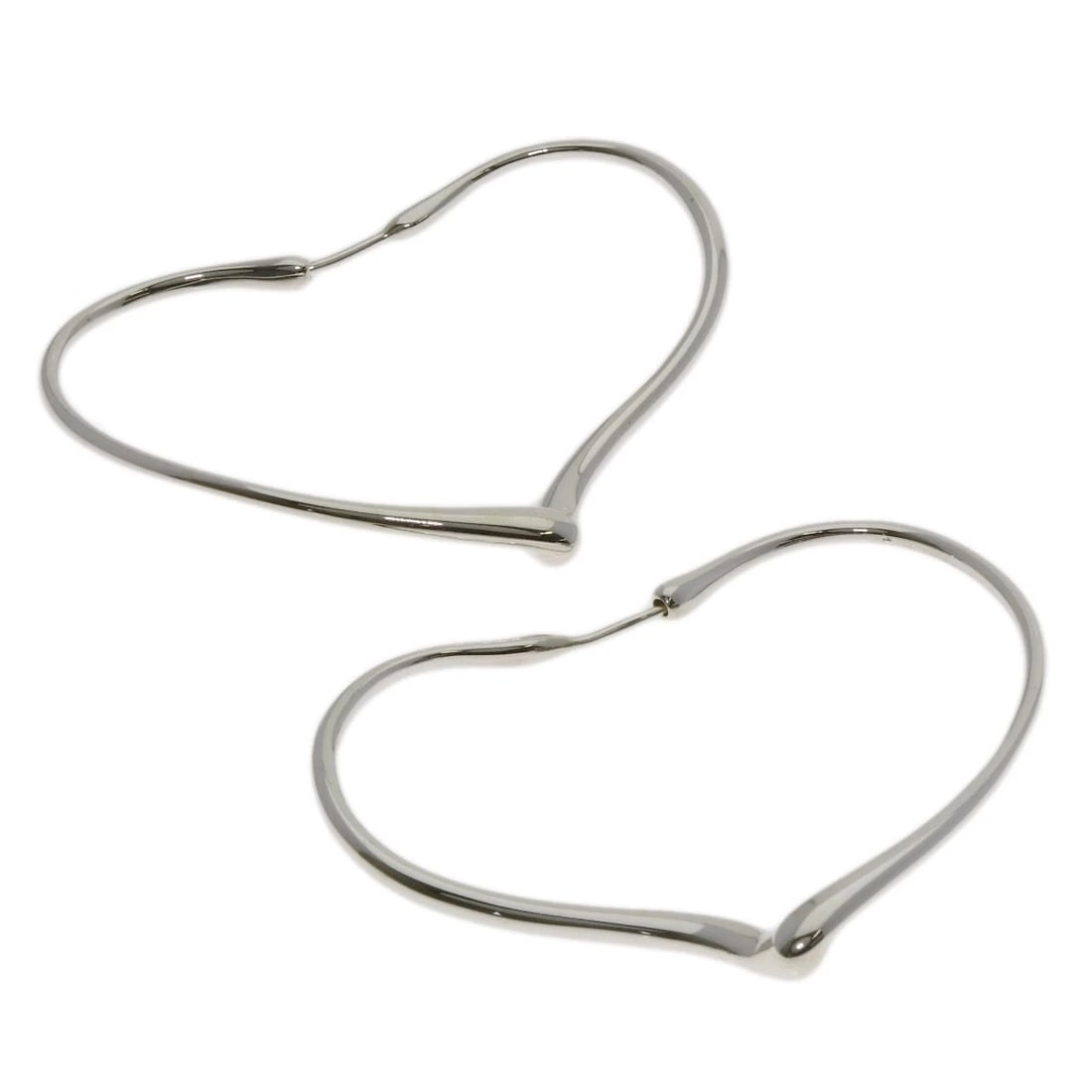 TIFFANY&CO. OPEN HEART HOOP EARRING SILVER: TIFFANY&Co. Open heart hoop earring Silver Brand: TIFFANY&Co. Type: earring Material: Silver, Color: Exterior Color Silver Size: Top Size:1.7inch/42.1x49.2x3.7mm Accessories: None Accessories