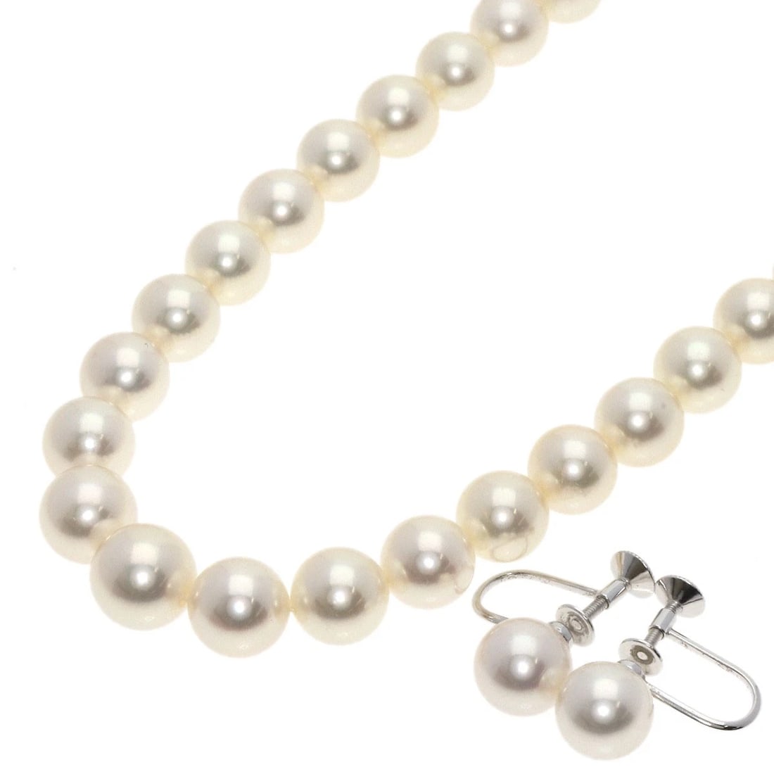 MIKIMOTO PEARL PEARL M CHARM EARRINGS 2-PIECE SET NECKLACE: MIKIMOTO Pearl Pearl M Charm Earrings 2-piece set Necklace Brand: MIKIMOTO Type: Necklace Material: Silver, Color: Exterior Color white Size: Stone Size:0.2inch/6.3-8.6mm Chain