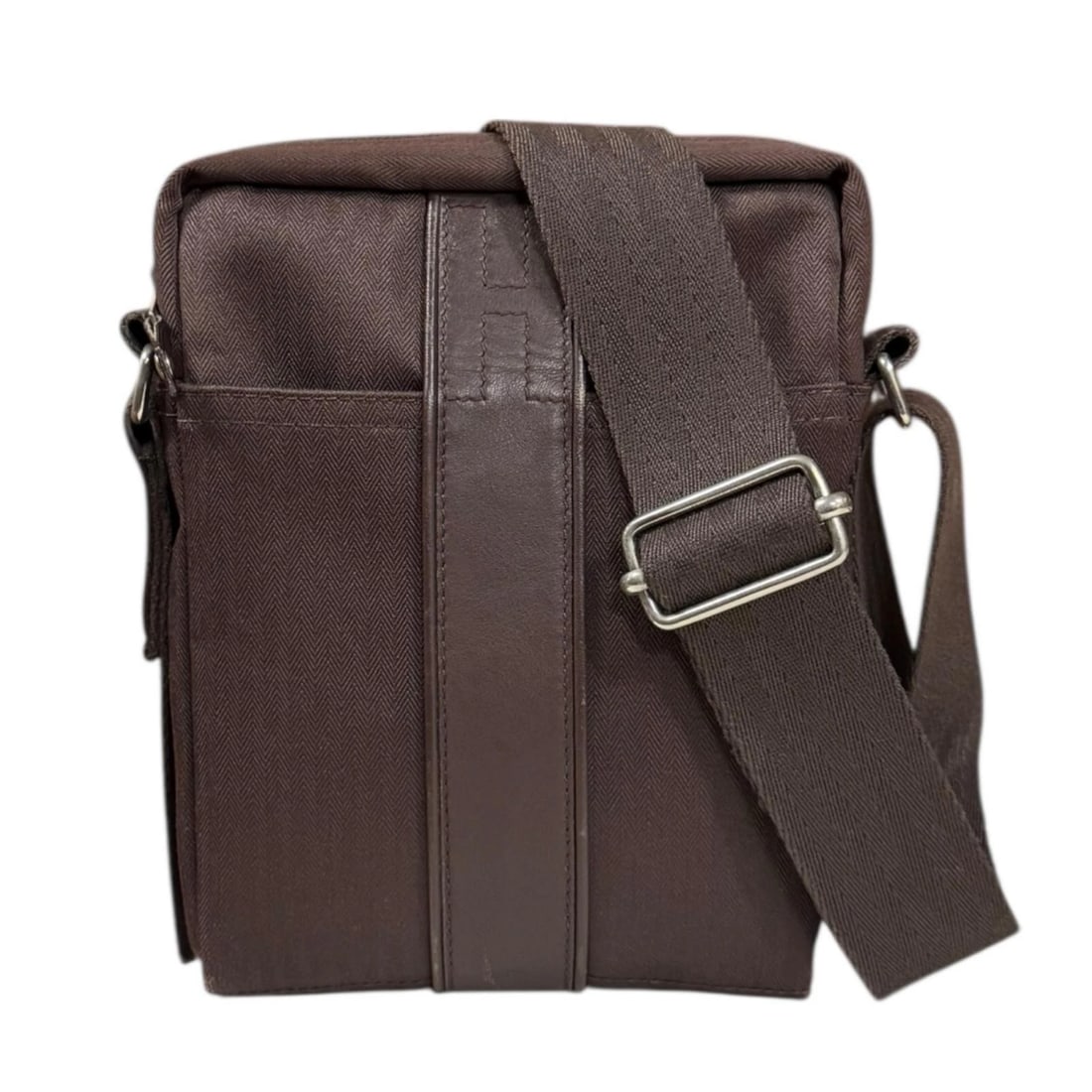 HERMES SHOULDER BAG TOWAL CHEVRON LEATHER POCHETTE BANDOULIERE PM SHOULDER BAG: HERMES Shoulder Bag Towal chevron leather Pochette Bandouliere PM Shoulder Bag Brand: HERMES Type: Shoulder Bag Material: Exterior Material Towal chevron Color: Brown Size: W5.9 x H8.3 x D2.4inch