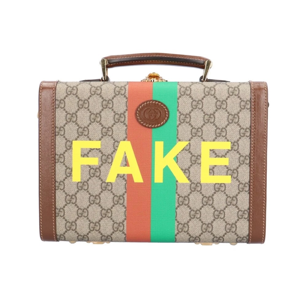 GUCCI HANDBAG GG SUPREME CANVAS FAUX KNOT PRINT BEAUTY CASE HANDBAG: GUCCI Handbag GG Supreme Canvas Faux knot print beauty case Handbag Brand: GUCCI Type: Handbag Material: Exterior Material GG Supreme Canvas Color: beige Size: W10.6 x H7.7 x D3.9inch Handle:7.1in