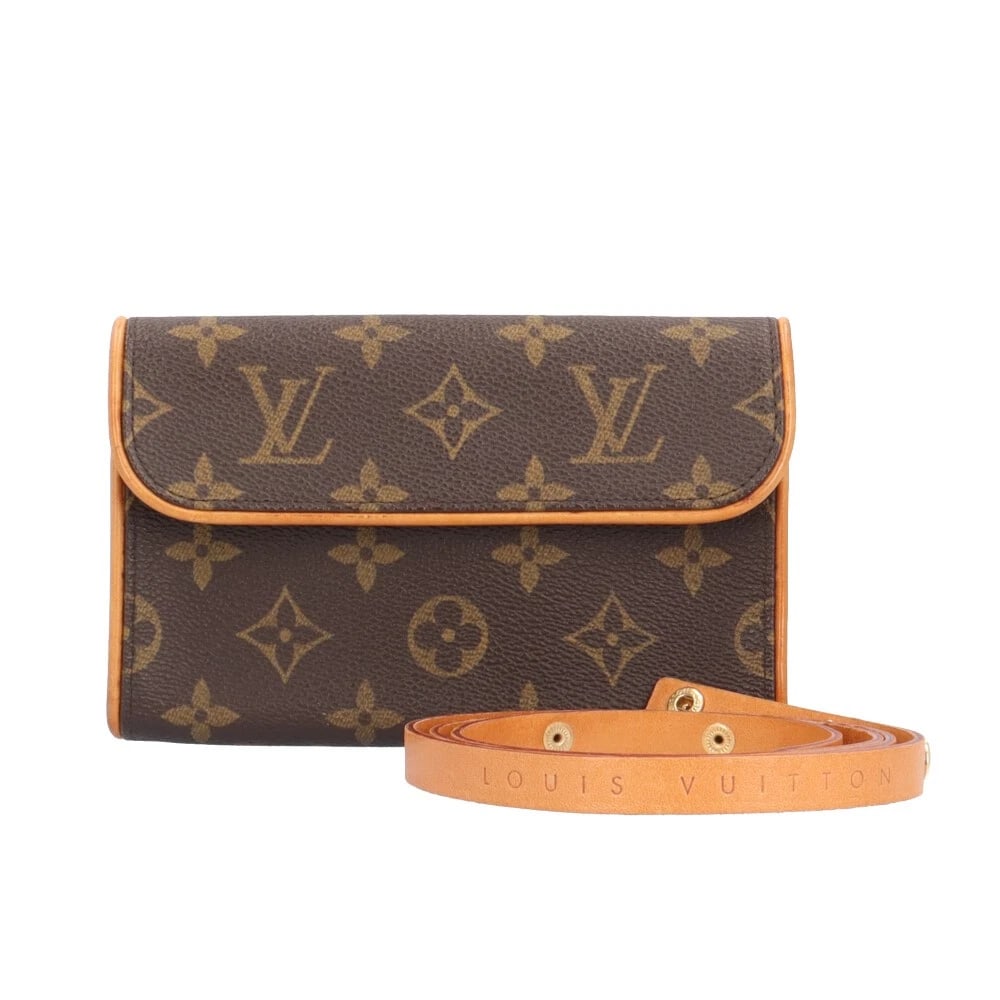 LOUIS VUITTON WAIST BAG MONOGRAM CANVAS MONOGRAM WAIST BAG: LOUIS VUITTON Waist bag Monogram canvas Monogram Waist bag Brand: LOUIS VUITTON Type: Waist bag Material: Exterior Material Monogram canvas Color: Brown Size: W6.3 x H3.9 x D1.6inch 