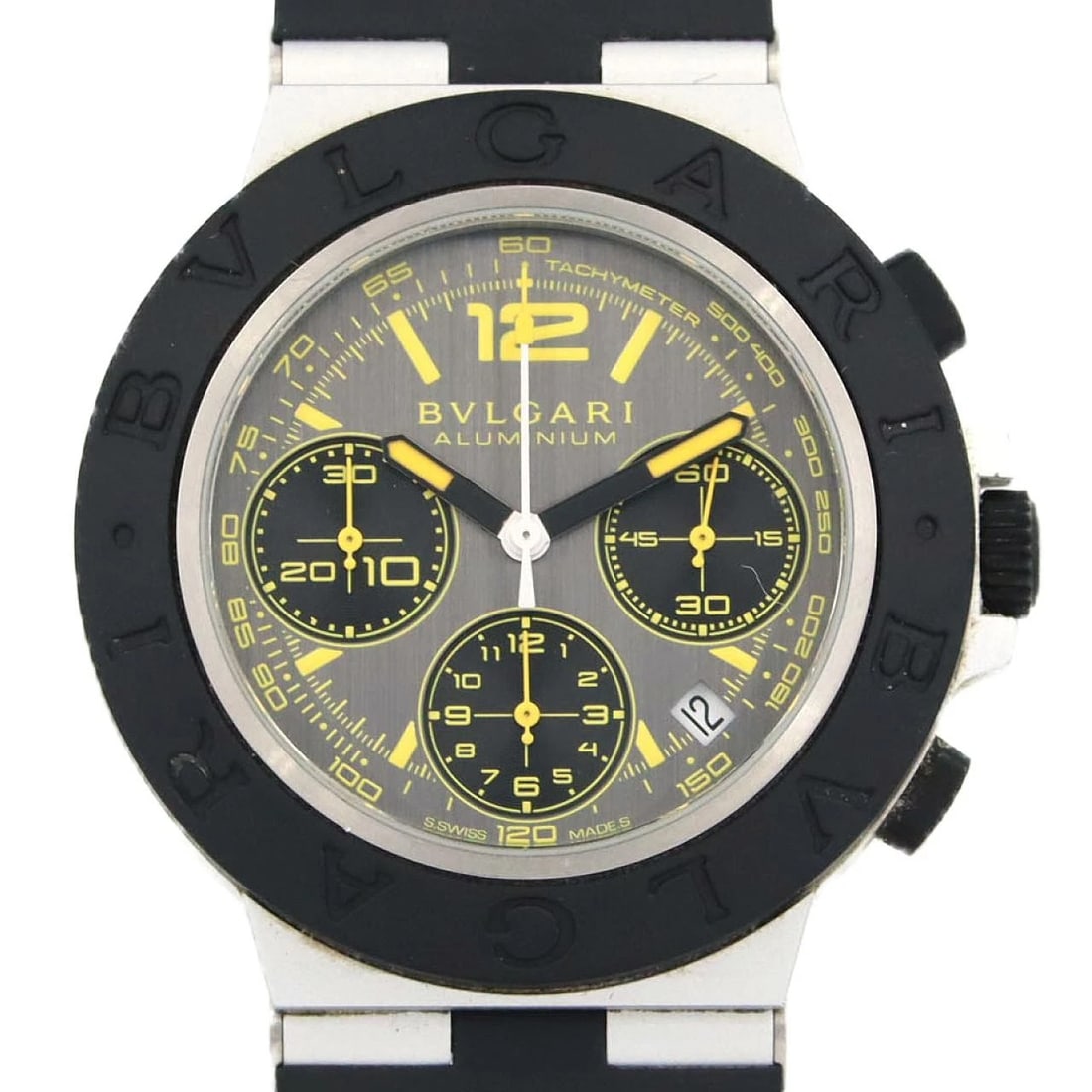 BVLGARI ALUMINUM GRAN TURISMO WATCH: BVLGARI aluminum Gran Turismo Watch Brand: BVLGARI Type: Wristwatch Material: Case: aluminum Bracelet: Rubber Color: Dial Colors: Gray Band color : Black Size: Case diameter: 41mm 