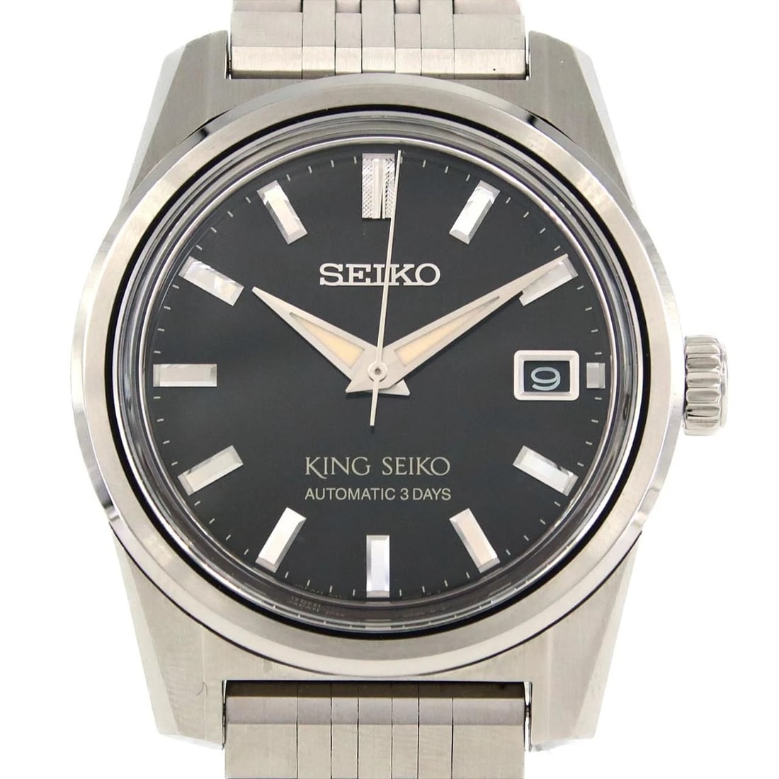 SEIKO KING STAINLESS STEEL WATCH: Seiko King Stainless Steel Watch Brand: SEIKO Type: Wrist watch Material: Case: Stainless Steel Breath: Stainless Steel Color: Dial Color: Black Size: Case diameter: Approx. 38.5 mm Max wrist
