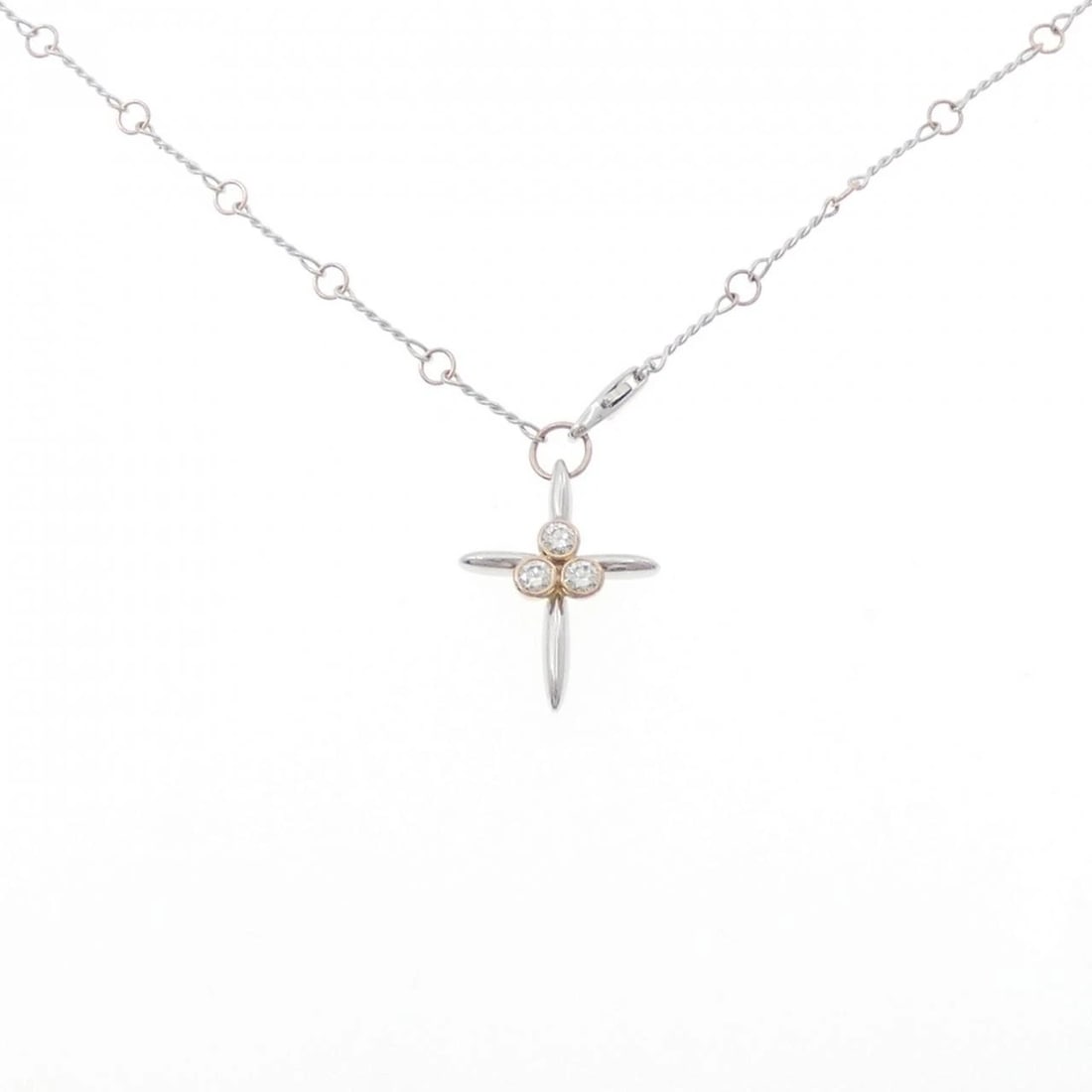 K18WG K18PG CROSS DIAMOND NECKLACE: K18WG K18PG Cross Diamond Necklace Brand: Unbranded Type: Necklace Material: K18 White Gold K18 Pink Gold, Main Stone/Creation Natural Color: PG,WG Size: 46cmActualSize Pendant top H x W: