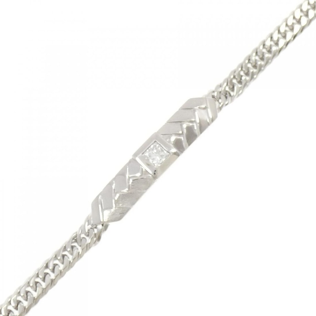 PT850 DIAMOND BRACELET: PT850 Diamond Bracelet Brand: Unbranded Type: Bracelet Material: Platinum 850, Main Stone/Creation Natural Color: Silver Size: 19.5cmActualSize Max W: 7.0mm Accessories: None Accessories