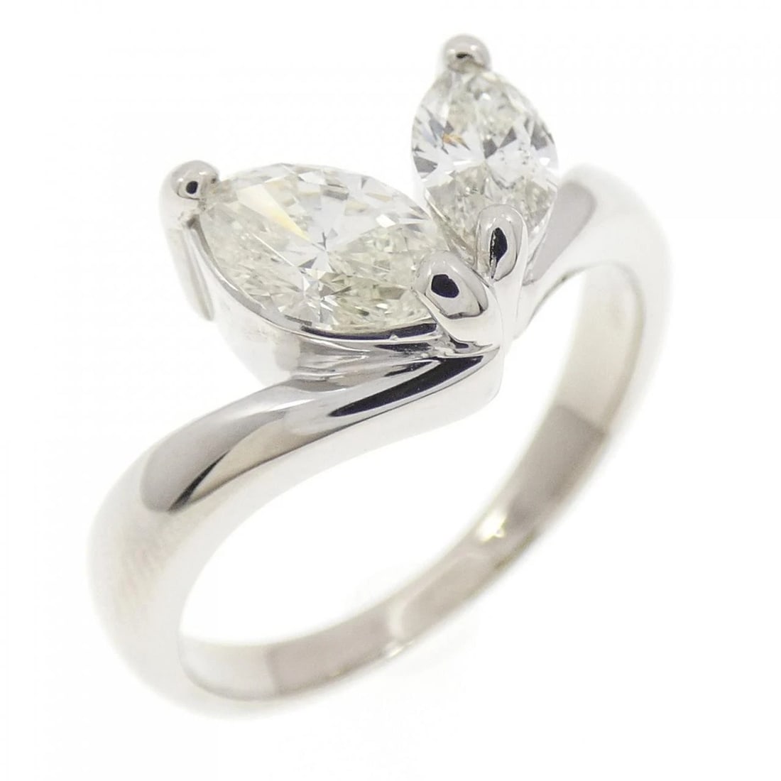 PT900 DIAMOND RING: PT900 Diamond Ring Brand: Unbranded Type: Ring Material: Platinum 900, Main Stone/Creation Natural Color: platinum Size: 7-7.5US Accessories: None Accessories Notice: When purchasing