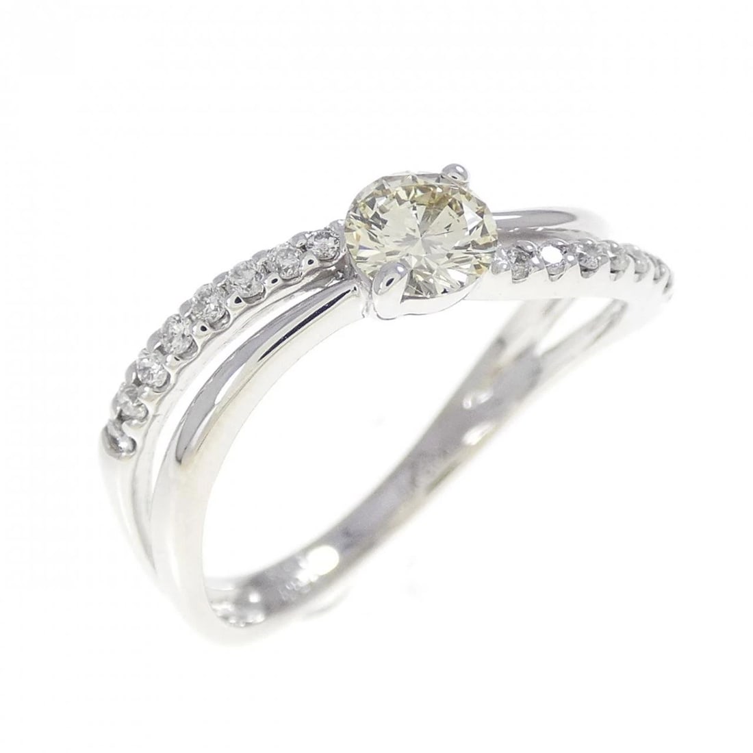 K18WG DIAMOND RING: K18WG Diamond Ring Brand: Unbranded Type: Ring Material: K18 White Gold, Main Stone/Creation Natural Color: white gold Size: 6.5-7US Accessories: None Accessories Notice: When purchasing