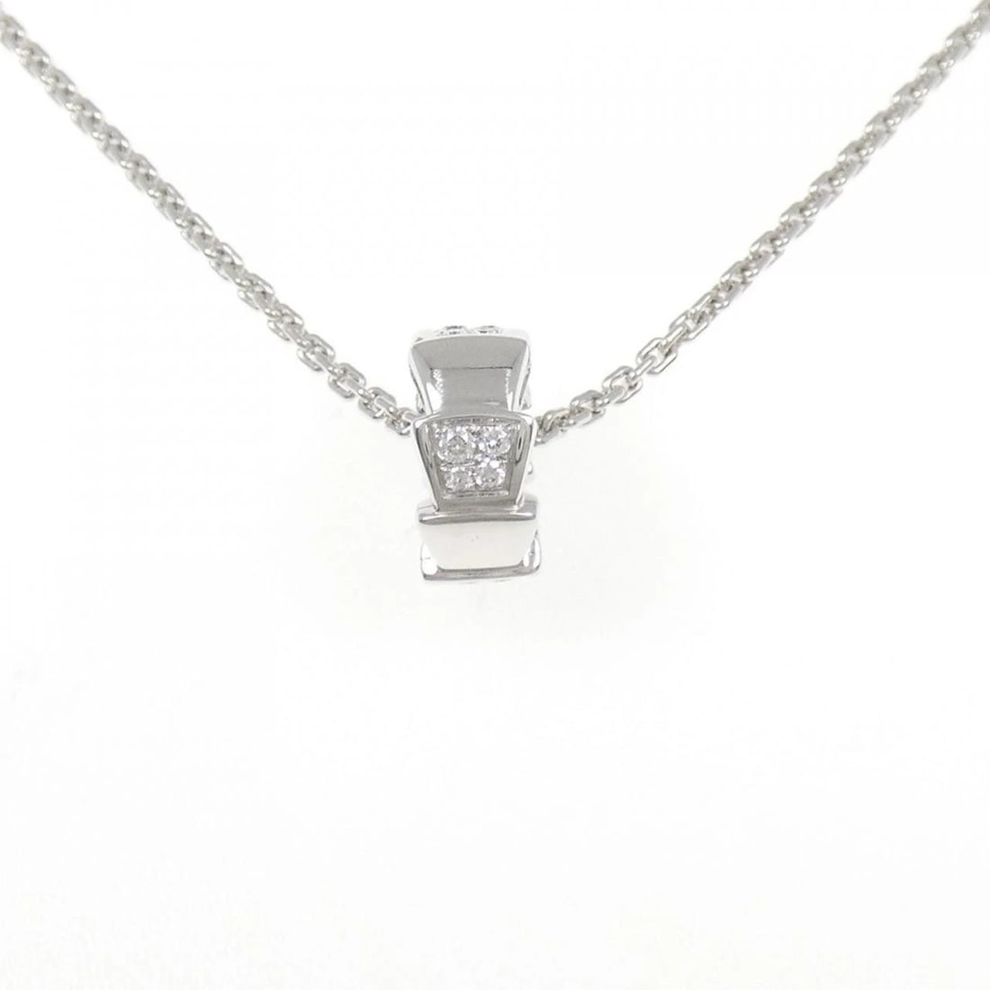 BVLGARI SERPENTI NECKLACE: BVLGARI Serpenti Necklace Brand: BVLGARI Type: Necklace Material: 750 White Gold, Main Stone/Creation Natural Color: White Gold Size: 41/43cm,ActualSize Pendant top H x W: 12.7mmx6.0mm Chain