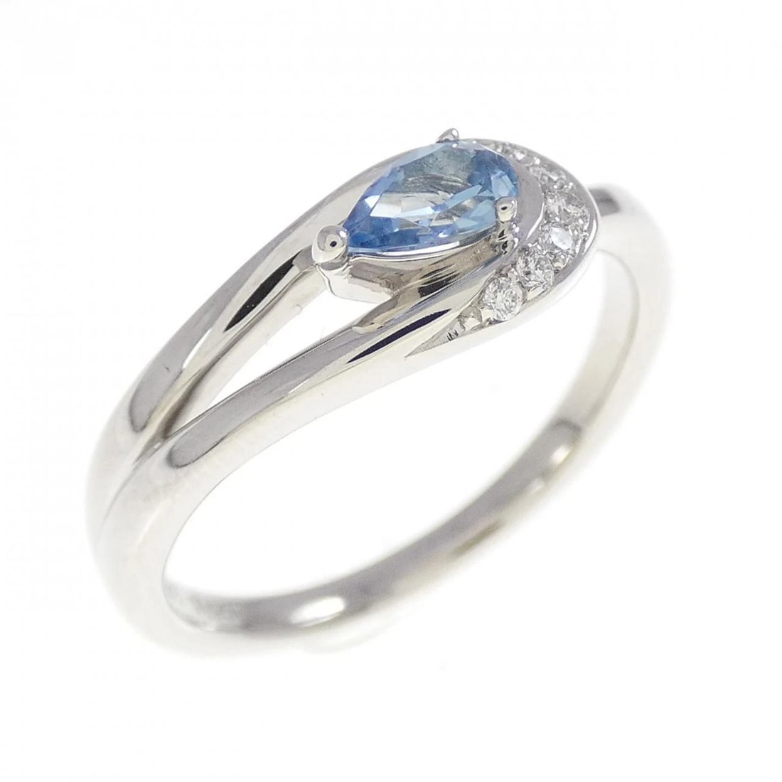 AQUAMARINE RING: Aquamarine Ring Brand: Unbranded Type: Ring Material: Platinum 950, Main Stone/Creation AquamarineSide Stone Natural Color: Silver Size: 6.5 (US size) Accessories: None Accessories Notice: