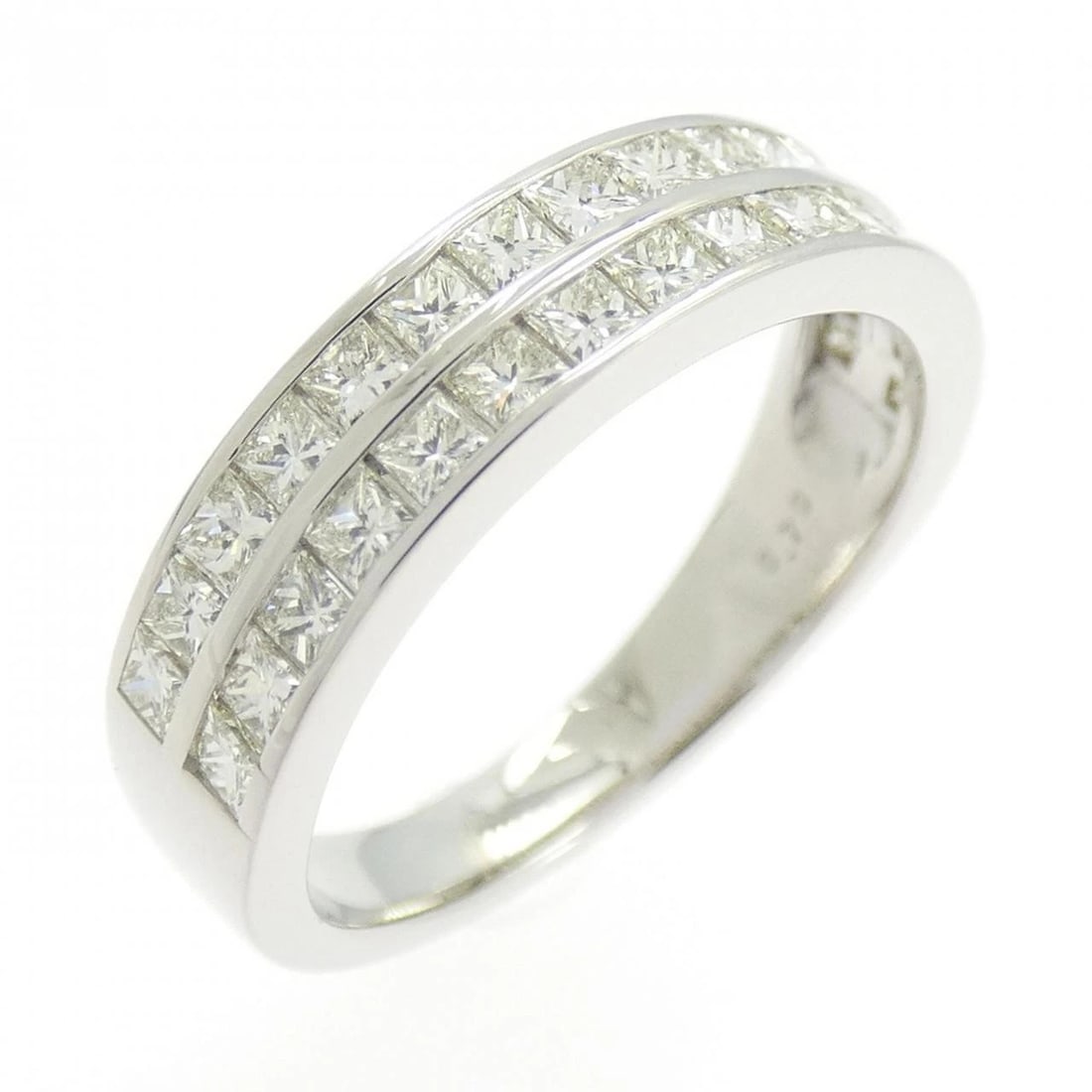 PT900 DIAMOND RING: PT900 Diamond Ring Brand: Unbranded Type: Ring Material: Platinum 900, Main Stone/Creation Natural Color: platinum Size: 5US Accessories: None Accessories Notice: When purchasing pre-owned