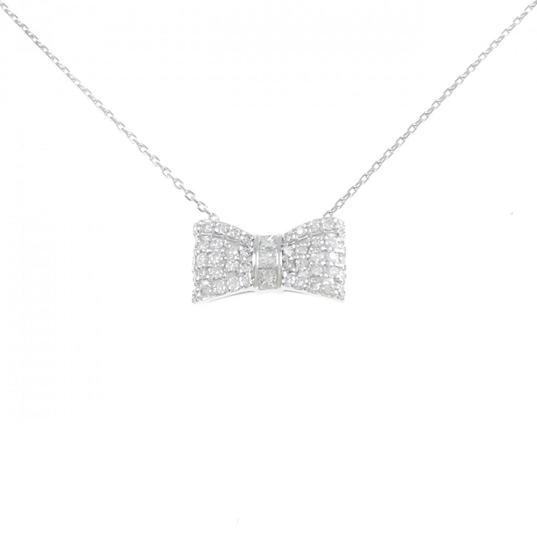 K18WG RIBBON DIAMOND NECKLACE: K18WG Ribbon Diamond Necklace Brand: Unbranded Type: Necklace Material: K18 White Gold, Main Stone/Creation Natural Color: White Gold Size: 45cmActualSize Pendant top H x W: 8.7mmx15.7mm Chain