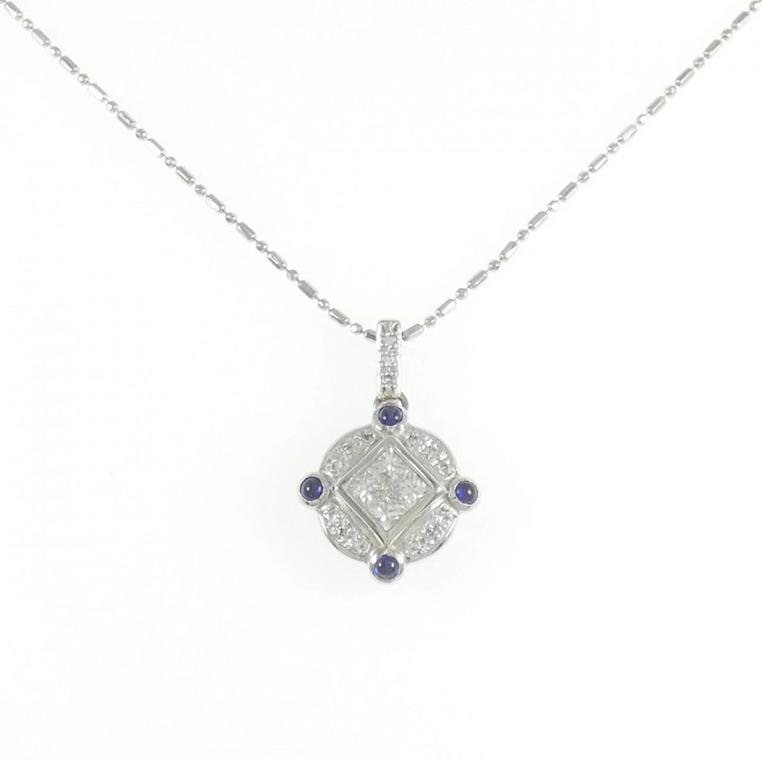 PT900 PT850 SAPPHIRE NECKLACE: PT900 PT850 Sapphire Necklace Brand: Unbranded Type: Necklace Material: Platinum 900 Platinum 850, Main Stone/Creation sapphire Color: platinum Size: 40cm ActualSizePendant top H x W: