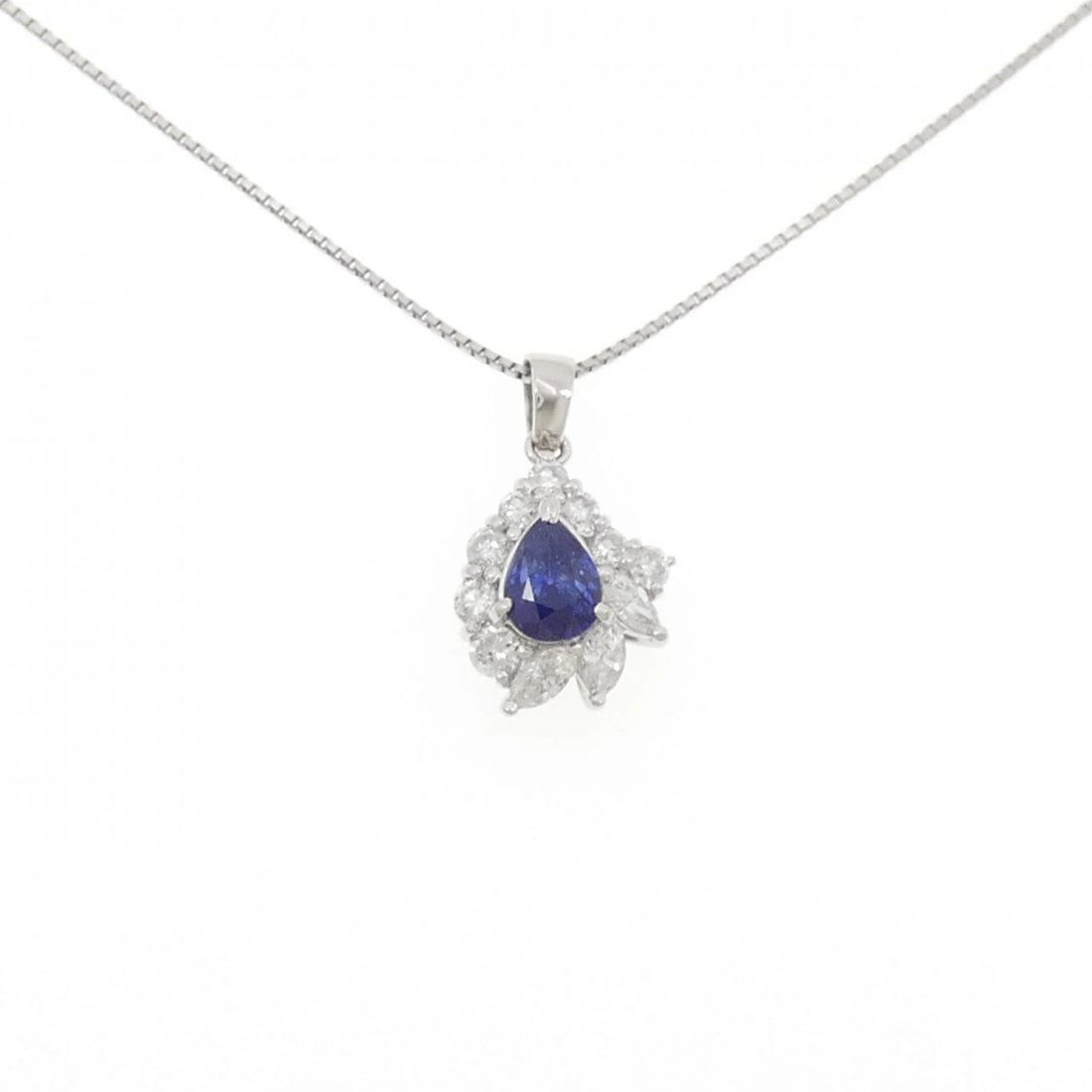 PT900 PT850 SAPPHIRE NECKLACE: PT900 PT850 Sapphire Necklace Brand: Unbranded Type: Necklace Material: Platinum 900 Platinum 850, Main Stone/Creation sapphire Color: platinum Size: 45cm ActualSizePendant top H x W: