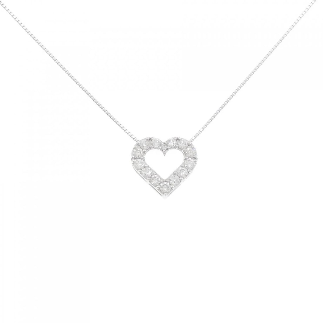 K18WG HEART DIAMOND NECKLACE: K18WG Heart Diamond Necklace Brand: Unbranded Type: Necklace Material: K18 White Gold, Main Stone/Creation Natural Color: White Gold Size: 40cmActualSizePendant top H x W: 12.3mmx13.4mm Chain