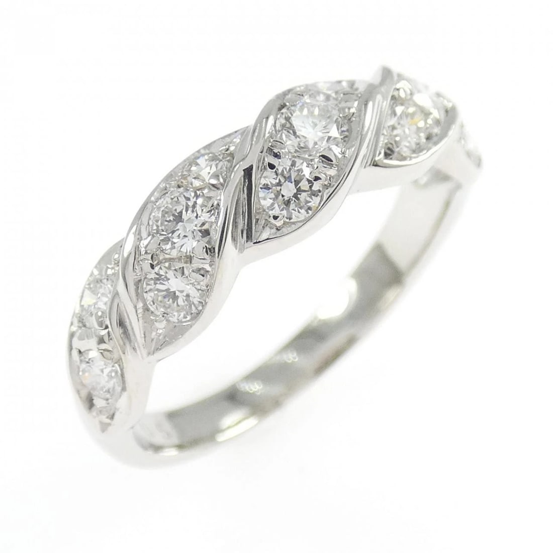 PT900 DIAMOND RING: PT900 Diamond Ring Brand: Unbranded Type: Ring Material: Platinum 900, Main Stone/Creation Natural Color: platinum Size: 5.5-6US Accessories: None Accessories Notice: When purchasing
