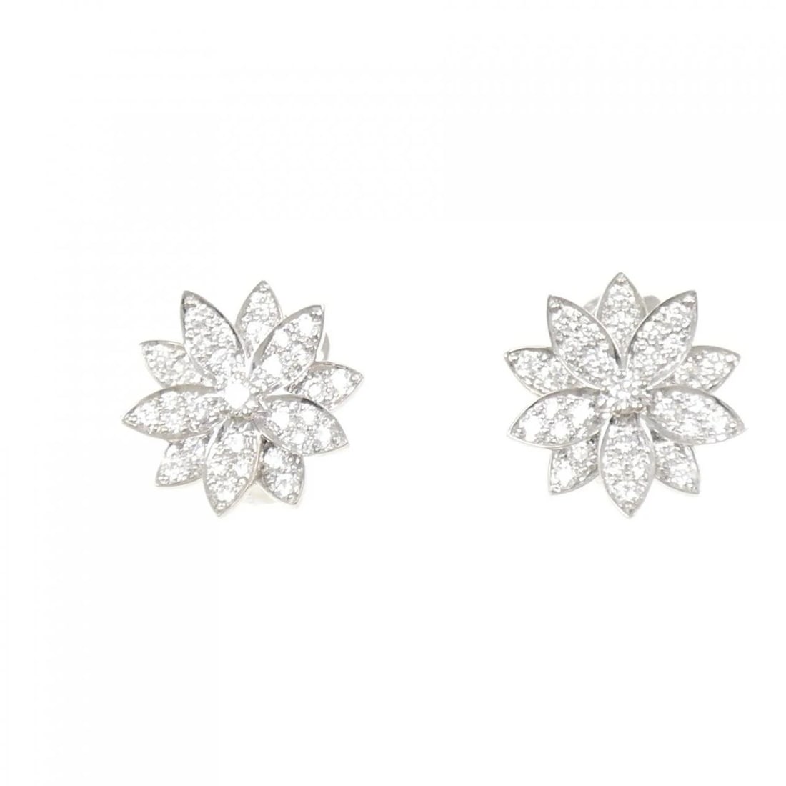VAN CLEEF & ARPELS LOTUS SMALL EARRINGS: Van Cleef & Arpels Lotus Small Earrings Brand: Van Cleef & Arpels Type: Earrings Material: 750 White Gold, Main Stone/Creation Natural Color: White Gold Size: ActualSize HxW: 16.6mmx15.9mm 