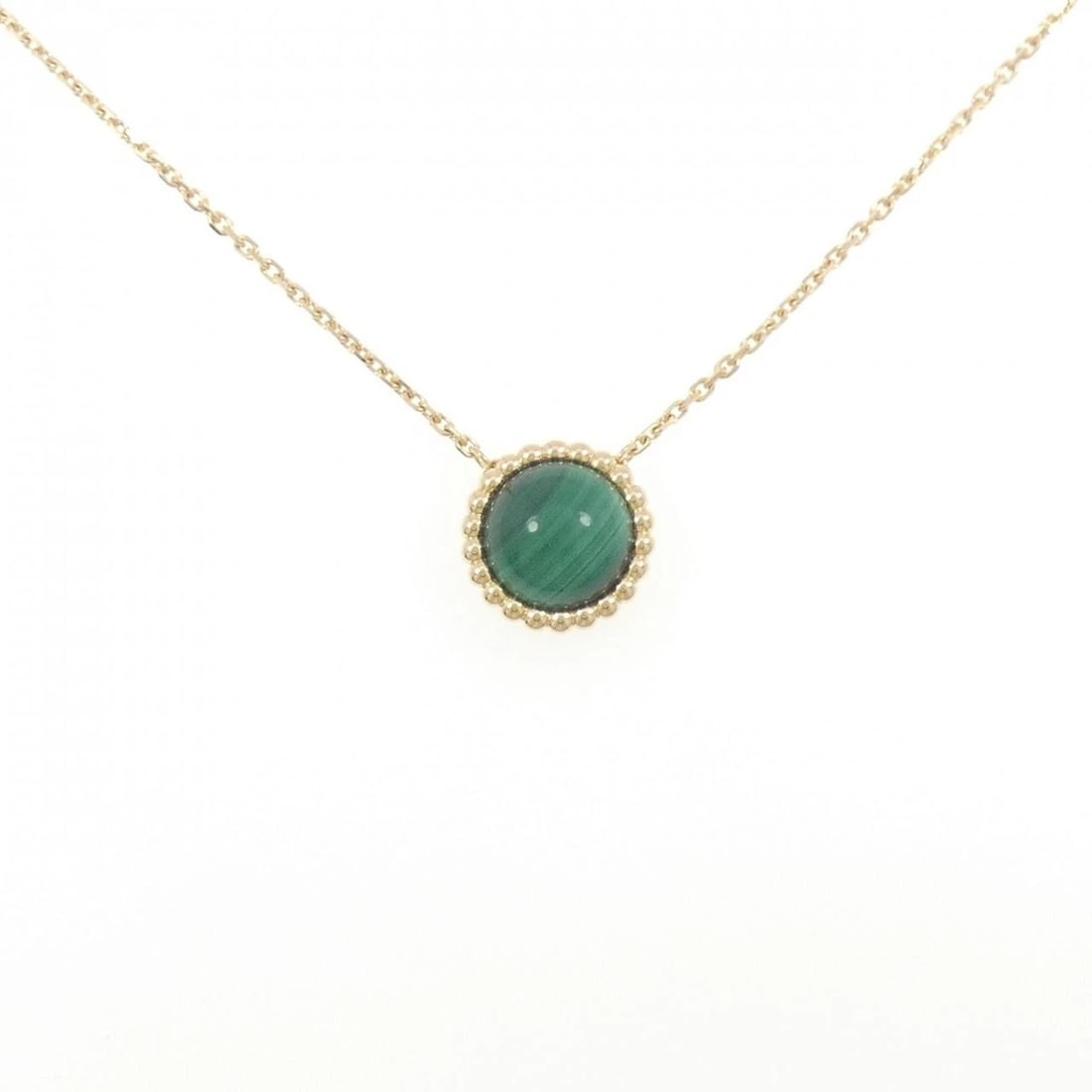 VAN CLEEF & ARPELS PERRELET COULEUR NECKLACE: Van Cleef & Arpels PERRELET Couleur Necklace Brand: Van Cleef & Arpels Type: Necklace Material: 750 Yellow Gold, Main Stone/Creation Malachite Color: Yellow Gold Size: 37 42cm,ActualSize