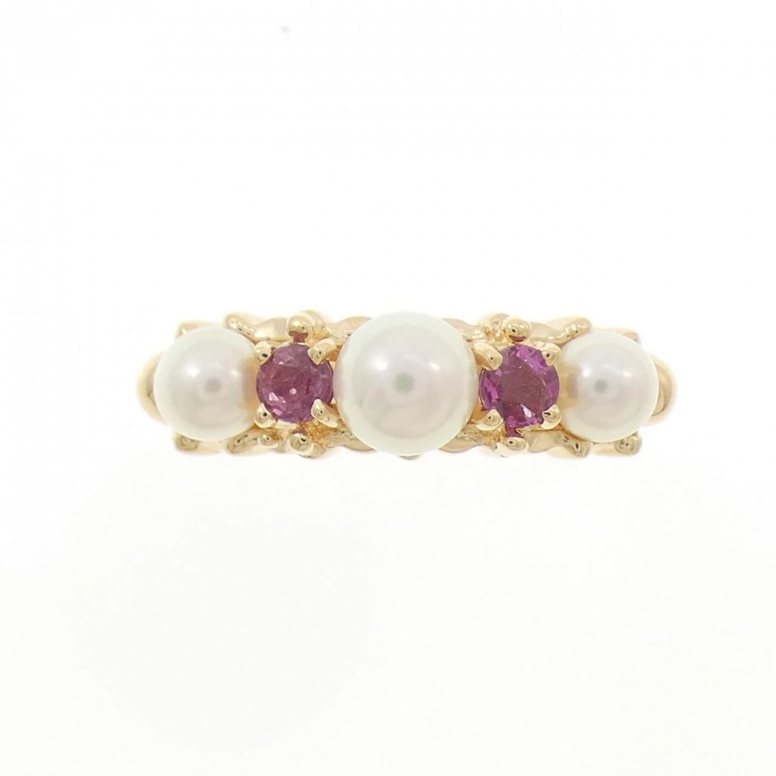 K18YG AKOYA PEARL RING: K18YG Akoya Pearl Ring Brand: Unbranded Type: Ring Material: K18 Yellow Gold, Main Stone/Creation Akoya Pearl Color: yellow gold Size: 5.5-6US Accessories: None Accessories Notice: When