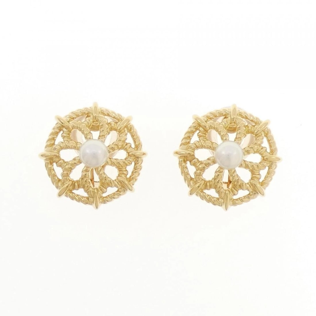 MIKIMOTO AKOYA PEARL EARRINGS: MIKIMOTO Akoya Pearl Earrings Brand: MIKIMOTO Type: Earrings Material: K18 Yellow Gold, Main Stone/Creation Akoya Pearl Color: Yellow Gold Size: ActualSize HxW: 20.3mmx20.3mm Accessories: