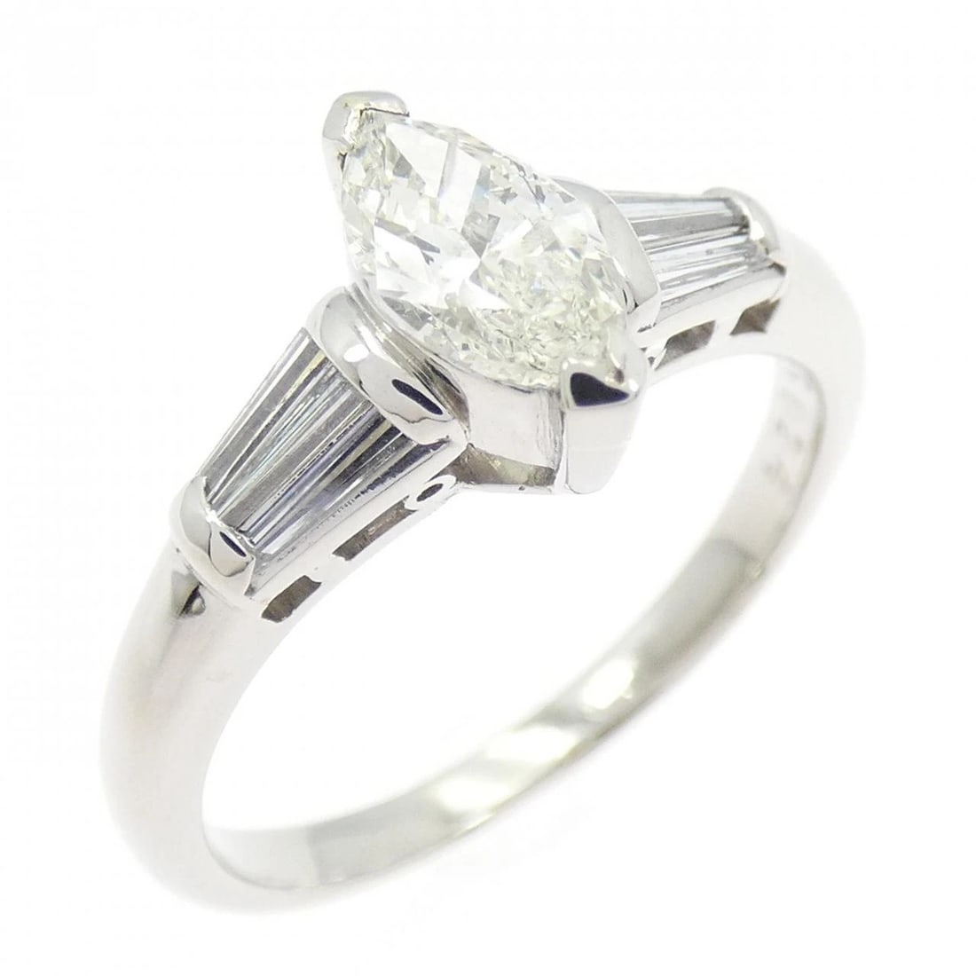 PT900 DIAMOND RING: PT900 Diamond Ring Brand: Unbranded Type: Ring Material: Platinum 900, Main Stone/Creation Natural Color: platinum Size: 6US Accessories: None Accessories Notice: When purchasing pre-owned