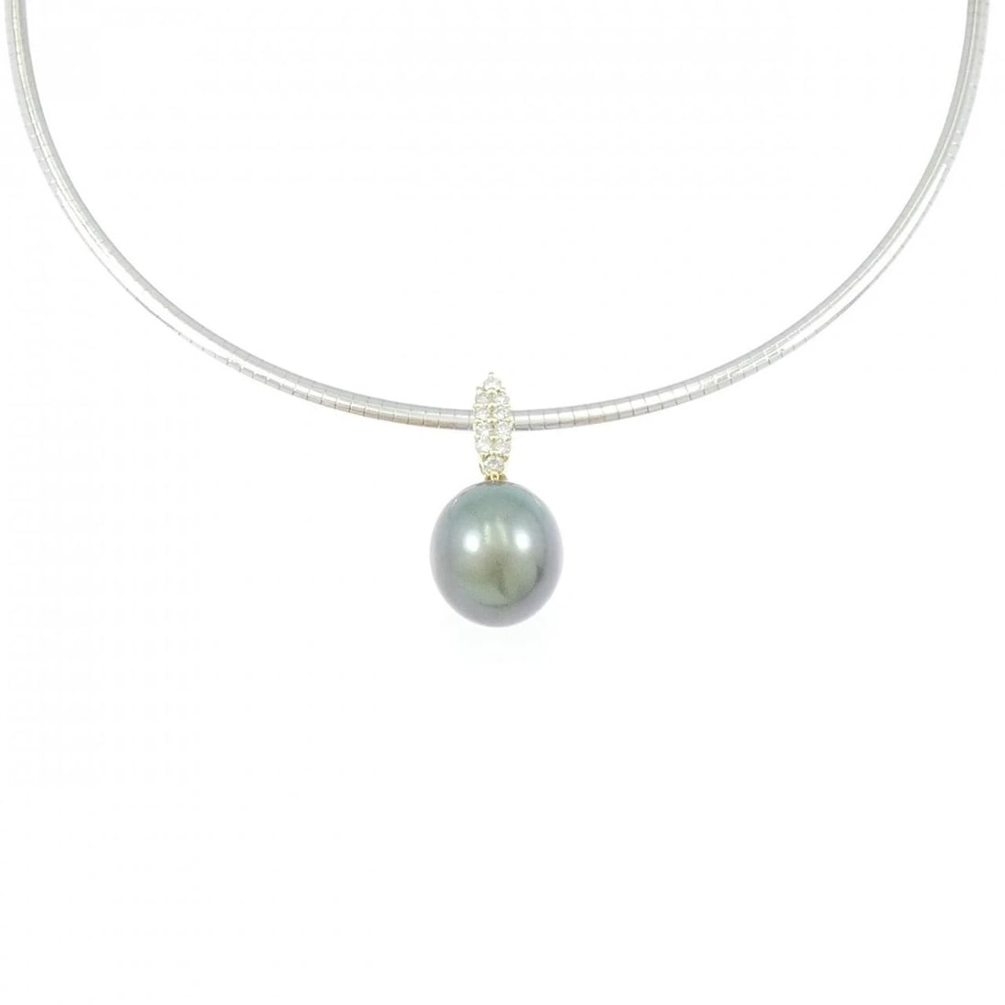 K18YG/750YG/750WG BLACK PEARL NECKLACE: K18YG/750YG/750WG Black pearl Necklace Brand: Unbranded Type: Black pearl Necklace Material: K18YG/750YG/750WG, Main Stone/Creation Black PearlSecondary Stone Natural Color: Yellow Gold Size: