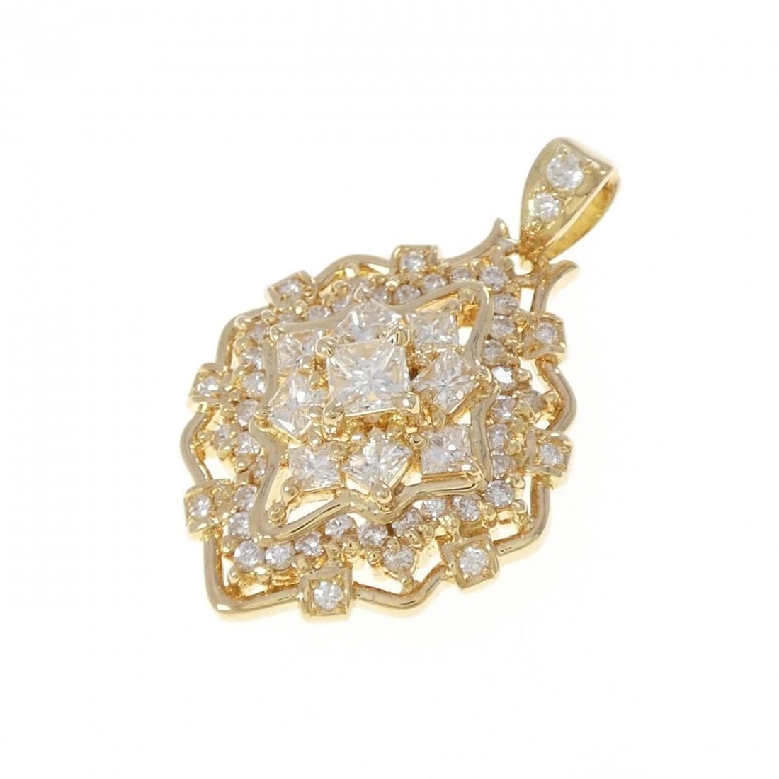 K18YG DIAMOND PENDANT: K18YG Diamond Pendant Brand: Unbranded Type: Diamond Pendant/Brooch Material: K18YG, Main Stone/Creation Natural Color: Yellow Gold Size: Actual Size Approx. height x width: 30.9mm x 20.2mm 