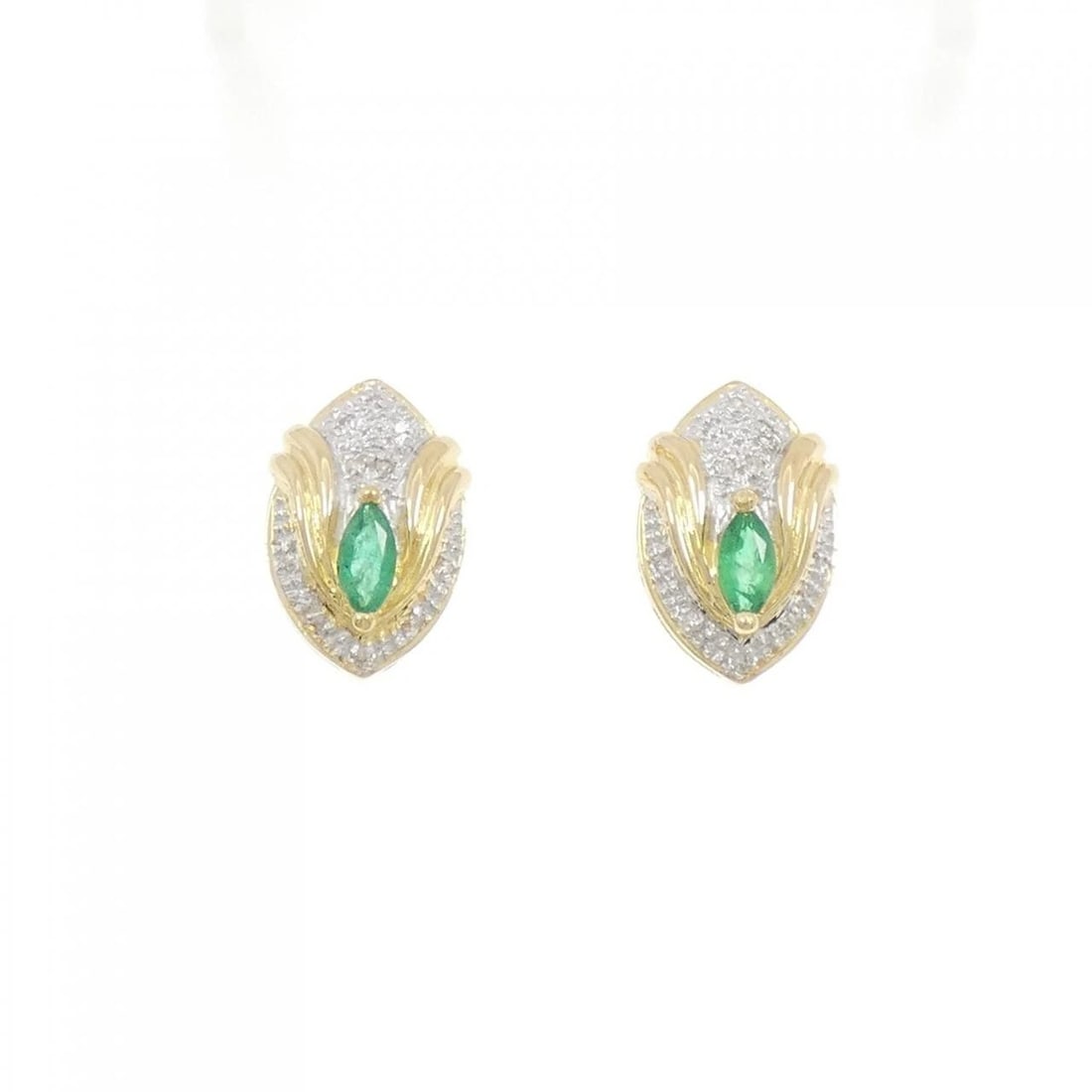 K18YG K18WG EMERALD EARRINGS: K18YG K18WG Emerald Earrings Brand: Unbranded Type: Earrings Material: K18 Yellow Gold K18 White Gold, Main Stone/Creation EmeraldSide Stone Natural Color: Yellow Gold Size: ActualSize HxW: