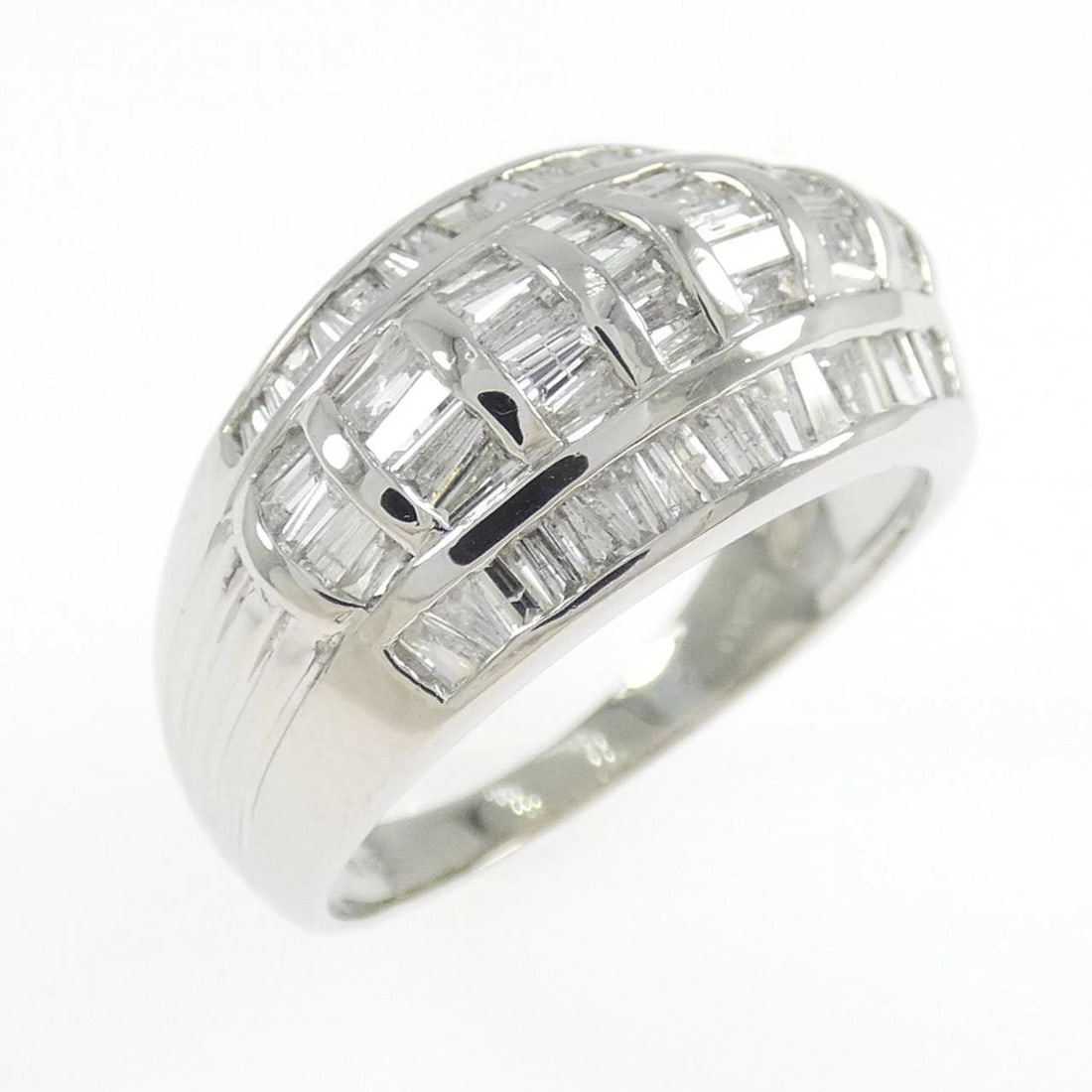 PT900 DIAMOND RING: PT900 Diamond Ring Brand: Unbranded Type: Ring Material: Platinum 900, Main Stone/Creation Natural Color: platinum Size: 8US Accessories: None Accessories Notice: When purchasing pre-owned