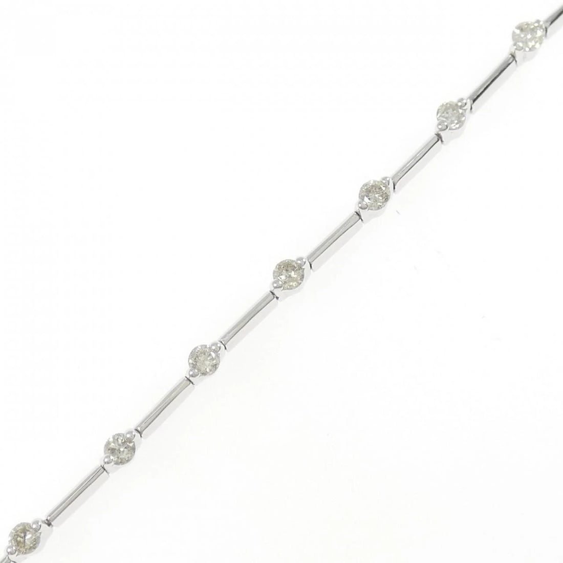 K18WG DIAMOND BRACELET: K18WG Diamond Bracelet Brand: Unbranded Type: Bracelet Material: K18 White Gold, Main Stone/Creation Natural Color: white gold Size: 18cmActualSize Max W: 2.1mm Accessories: None Accessories