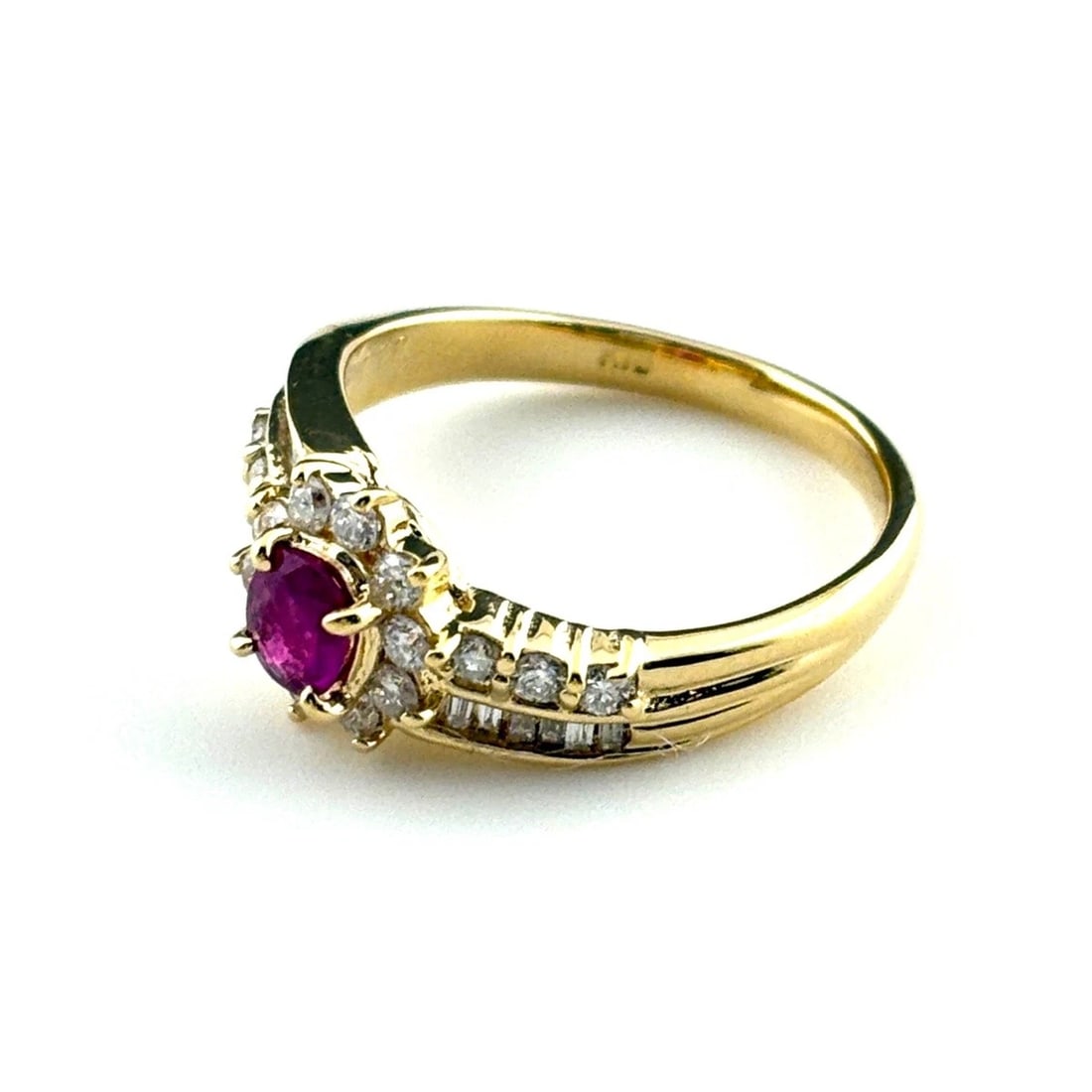 RUBY DESIGN YG YELLOWGOLD MELEE DIAMOND RING (1 of 2)
