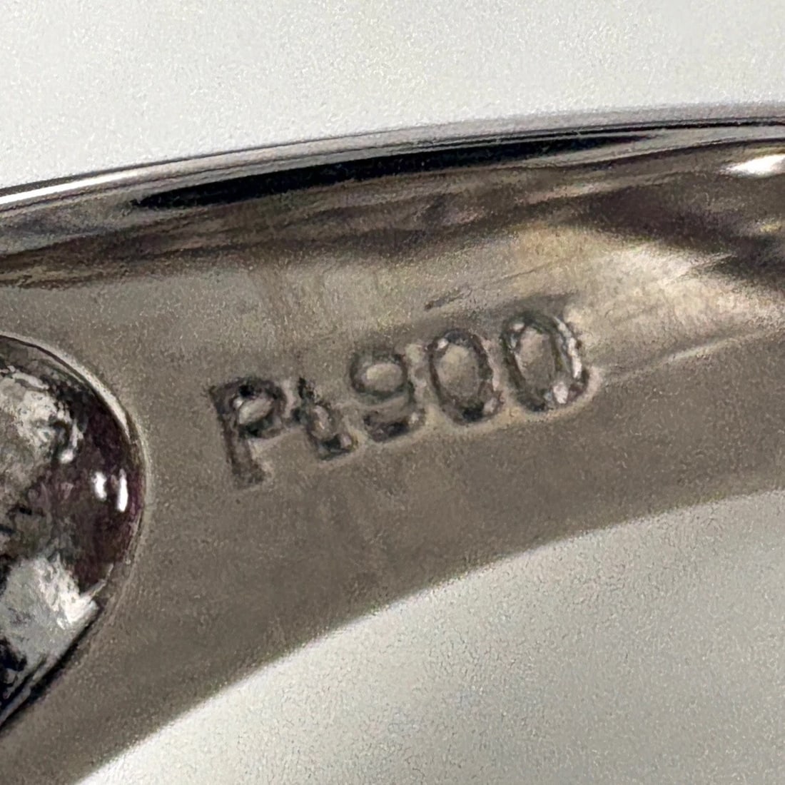 RUBY DESIGN PLATINUM MELEE DIAMOND RING - 3