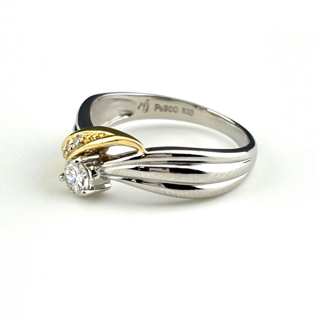 MELEE DIAMOND DESIGN PLATINUM YG YELLOWGOLD RING PT900: Melee diamond design Platinum YG YellowGold Ring Pt900 Brand: Unbranded Type: Ring Material: Pt900, Color: Platinum Yellow Gold Size: US 6.5 Accessories: None Accessories Notice: When