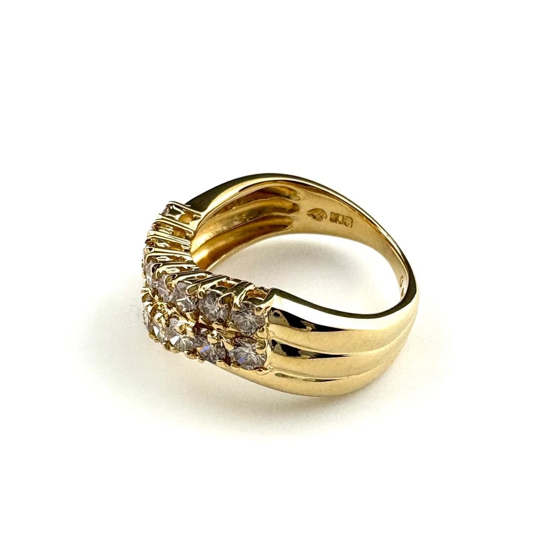 MELEE DIAMOND DESIGN YG YELLOWGOLD RING: Melee diamond design YG YellowGold Ring Brand: Unbranded Type: Ring Material: 18K, Color: Yellow Gold Size: US 5.5 Accessories: None Accessories Notice: When purchasing pre-owned goods, pl