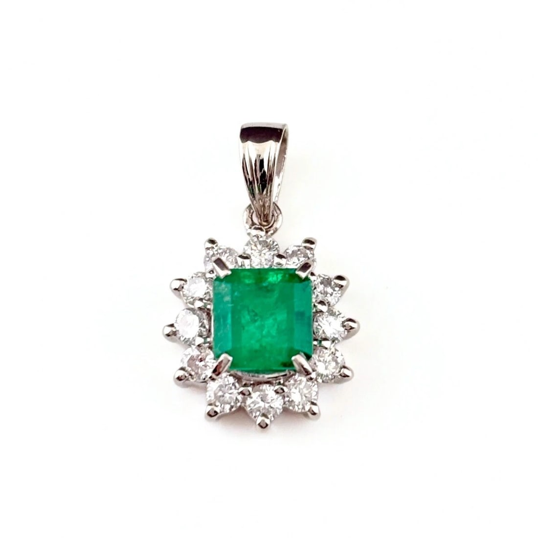 EMERALD DESIGN PLATINUM MELEE DIAMOND PENDANT HEAD: Emerald Design Platinum Melee diamond Pendant Head Brand: Unbranded Type: Pendant Head Material: Pt900, Main Stone/Creation Emerald Color: Platinum Size: Total length of the pendant head including