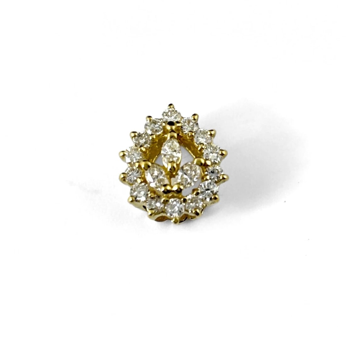 MELEE DIAMOND PENDANT HEAD YG YELLOWGOLD PENDANT HEAD: Melee diamond Pendant Head YG YellowGold Pendant Head Brand: Unbranded Type: Pendant Head Material: 18K, Color: Yellow Gold Size: Pendant size 10.8×9.5mm(0.4") Inside diameter of the bail