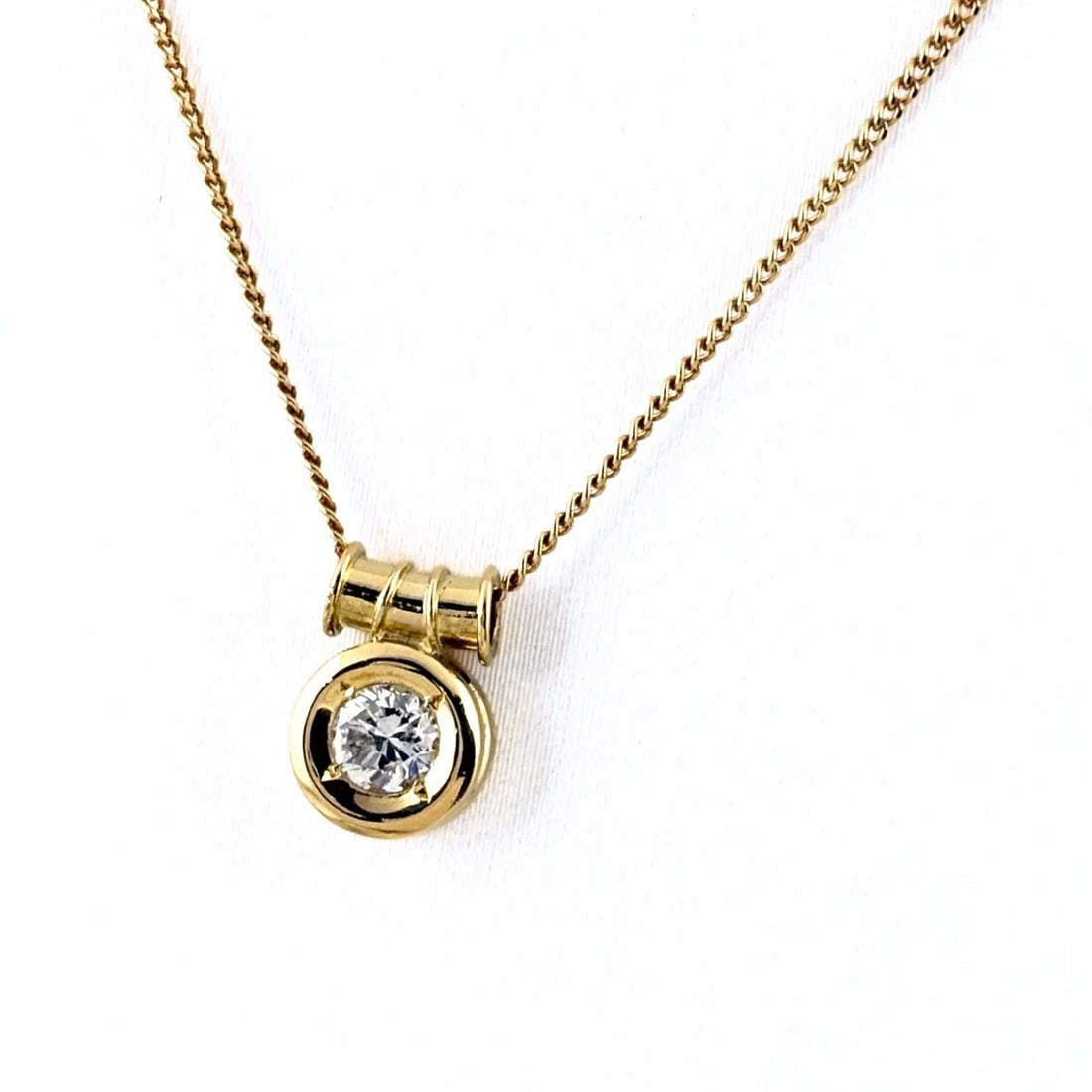 DIAMOND DESIGN YG YELLOWGOLD PENDANT NECKLACE: Diamond design YG YellowGold Pendant Necklace Brand: Unbranded Type: Necklace Material: 18K, Color: Yellow Gold Size: Chain 40cm(15.7") Pendant size 9.8×6.7mm(0.4") Accessories: None