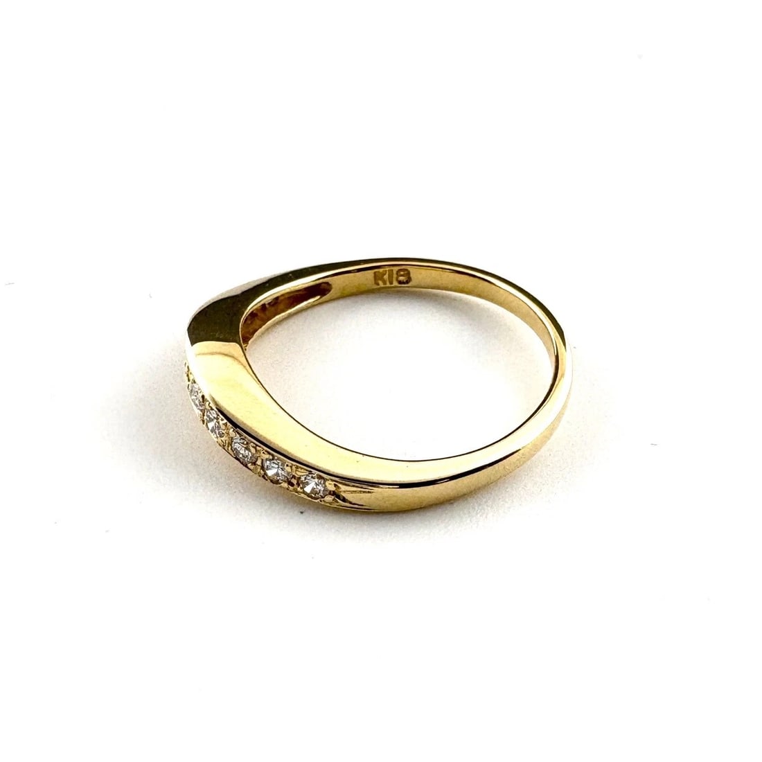 MELEE DIAMOND DESIGN YG YELLOWGOLD RING: Melee diamond design YG YellowGold Ring Brand: Unbranded Type: Ring Material: 18K, Color: Yellow Gold Size: US 6 to 6.5 Accessories: None Accessories Notice: When purchasing pre-owned goods,