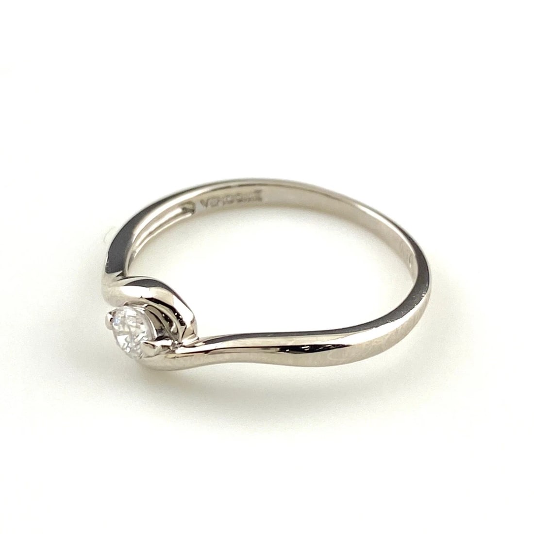 VENDOME AOYAMA DIAMOND DESIGN PLATINUM RING: VENDOME AOYAMA diamond design Platinum Ring Brand: VENDOME AOYAMA Type: Ring Material: Pt900, Color: Platinum Size: US 6.5 to 7 Accessories: None Accessories Notice: When purchasing pre-ow