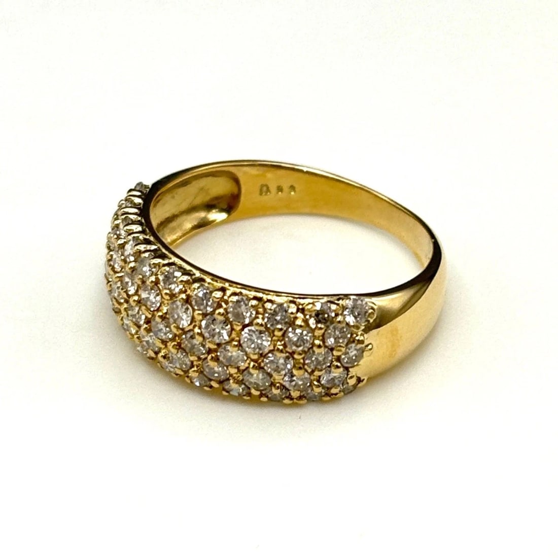 MELEE DIAMOND DESIGN RING: Melee diamond design ring Brand: Unbranded Type: Ring Material: 18K, Color: Yellow Gold Size: US 6 Accessories: None Accessories Notice: When purchasing pre-owned goods, please refer to the