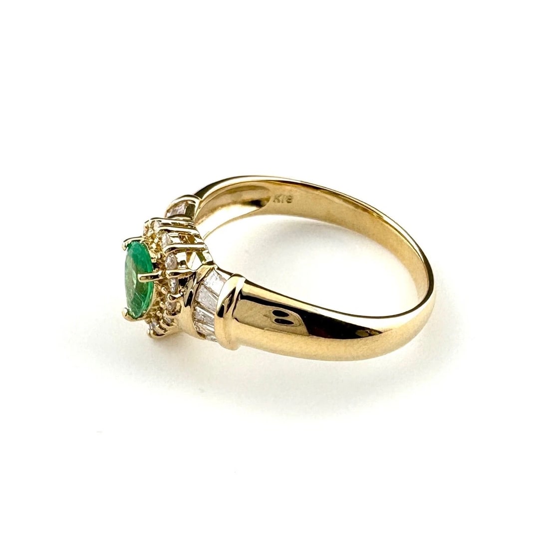 EMERALD DESIGN YG YELLOWGOLD MELEE DIAMOND RING: emerald design YG YellowGold Melee diamond Ring Brand: Unbranded Type: Ring Material: 18K, Main Stone/Creation Emerald Color: Yellow Gold Size: US 6 Accessories: None Accessories Notice: W