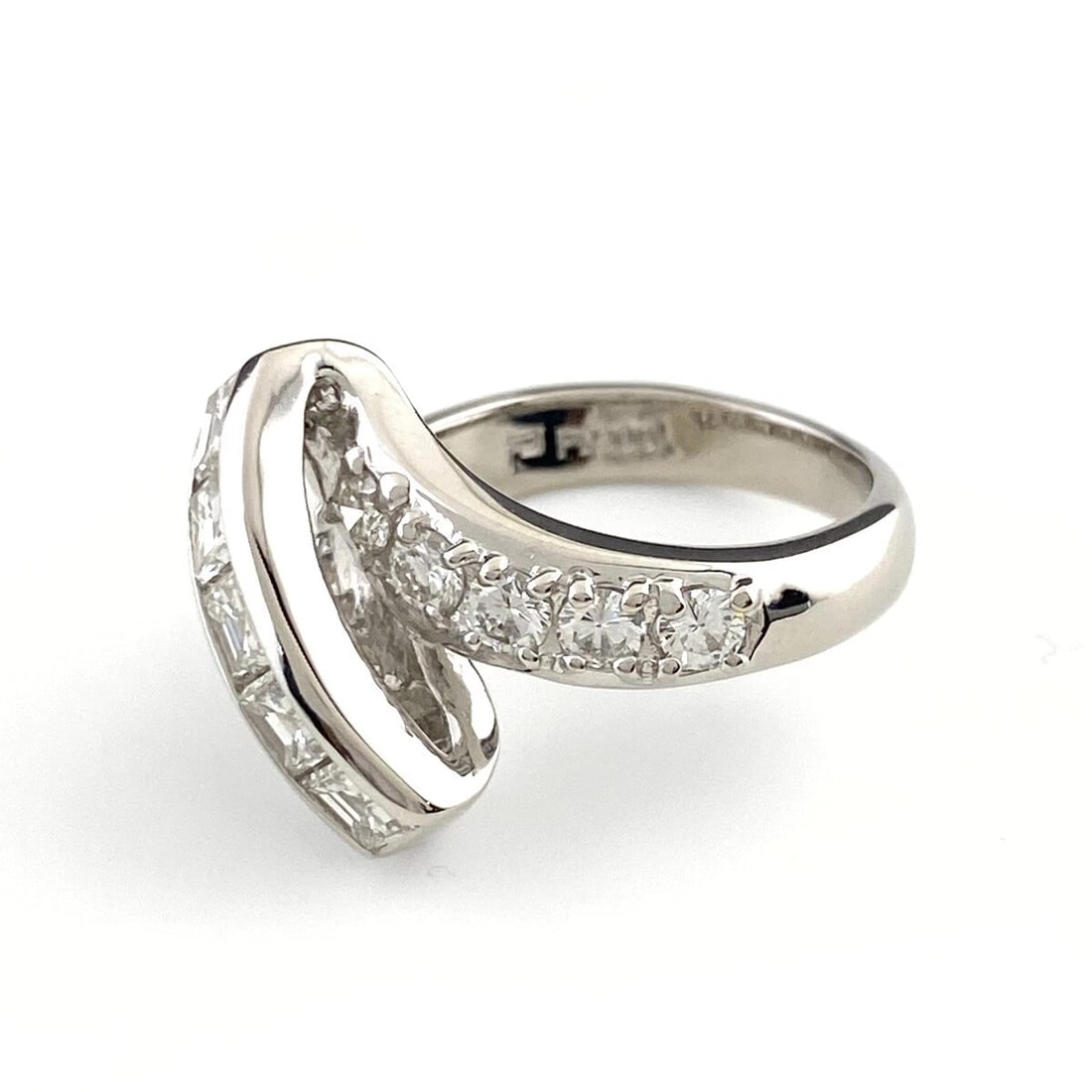 POLA MELEE DIAMOND DESIGN PLATINUM RING PT900 DIAMOND (1 of 2)